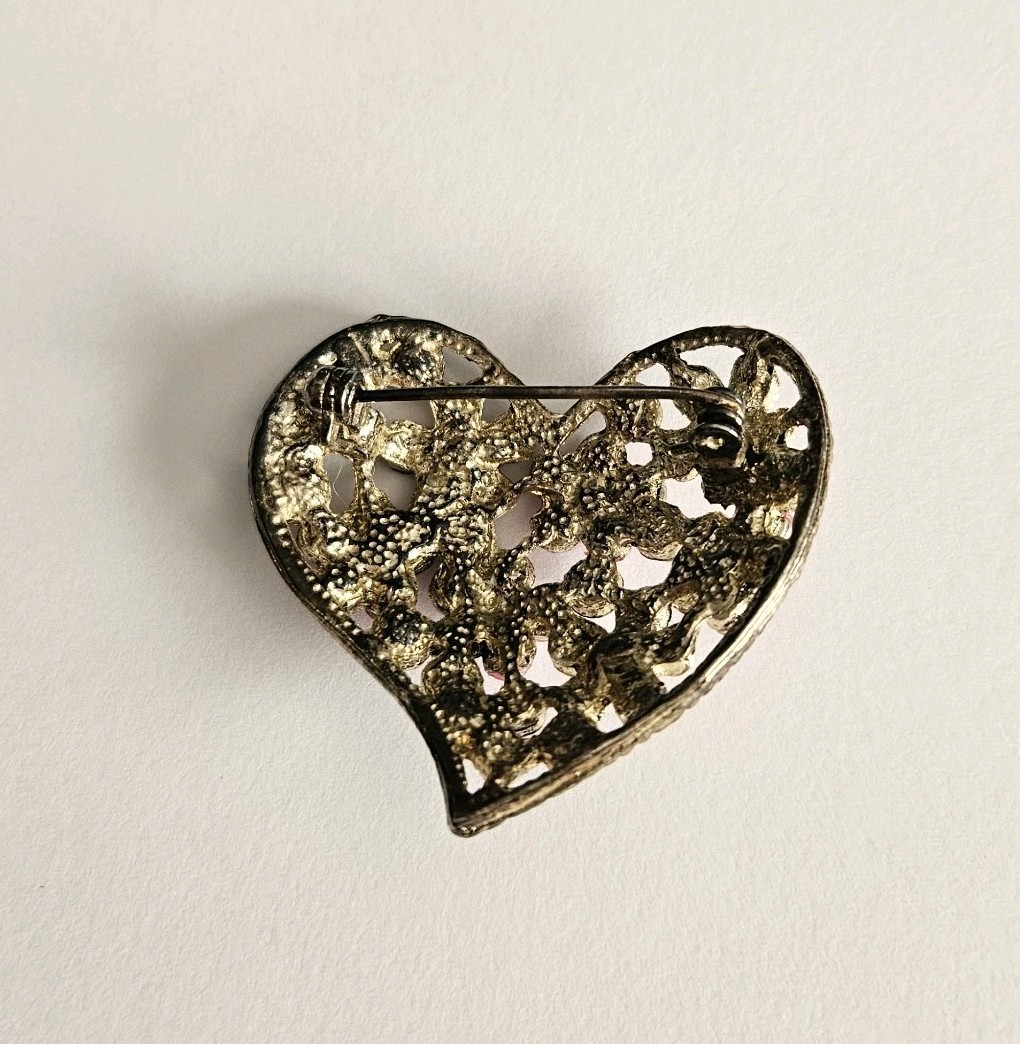 Vtg Brooch Silver Tone Heart With Pink Stones And Flowers 1.5″