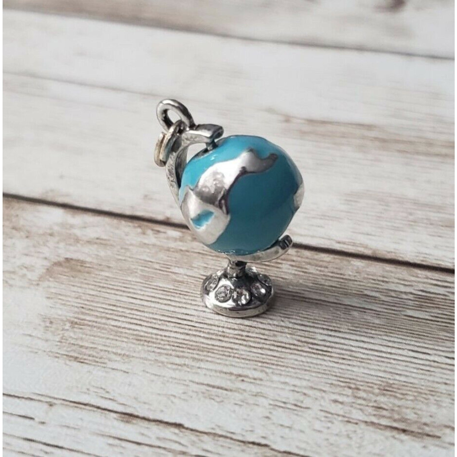 Vintage Pendant – 3D World/Globe – No Chain Included