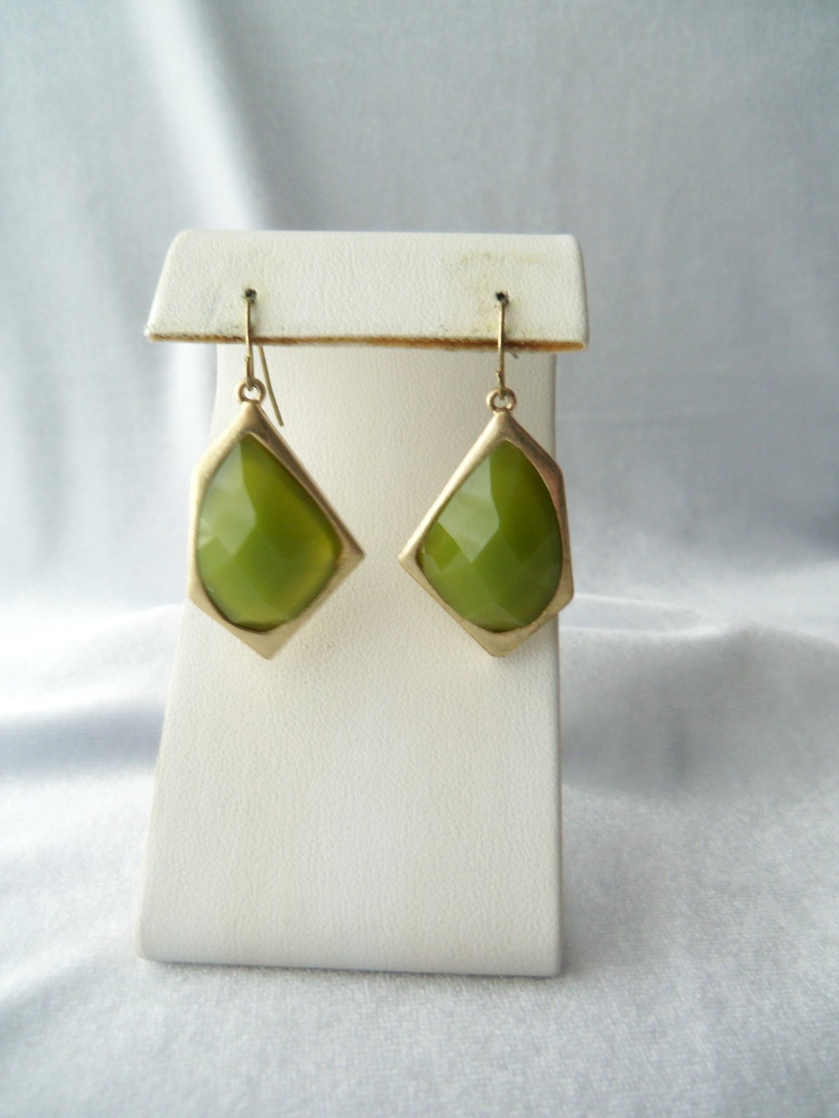 Vintage Faceted Olive Green Acrylic Stone Modernist Dangle Gold Tone Earrings