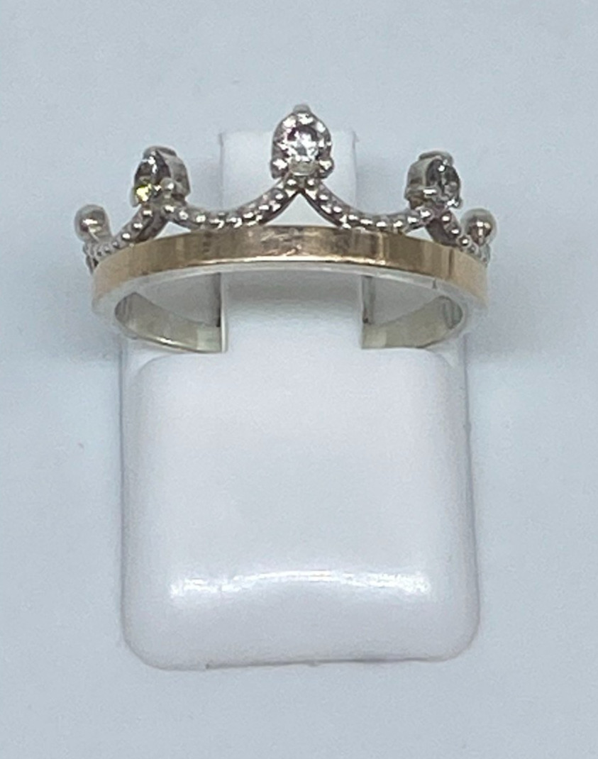 Vintage “Crown”Ring Sterling Silver 925 Gold 375 test .Size 4.75. Weight 1.52 g.