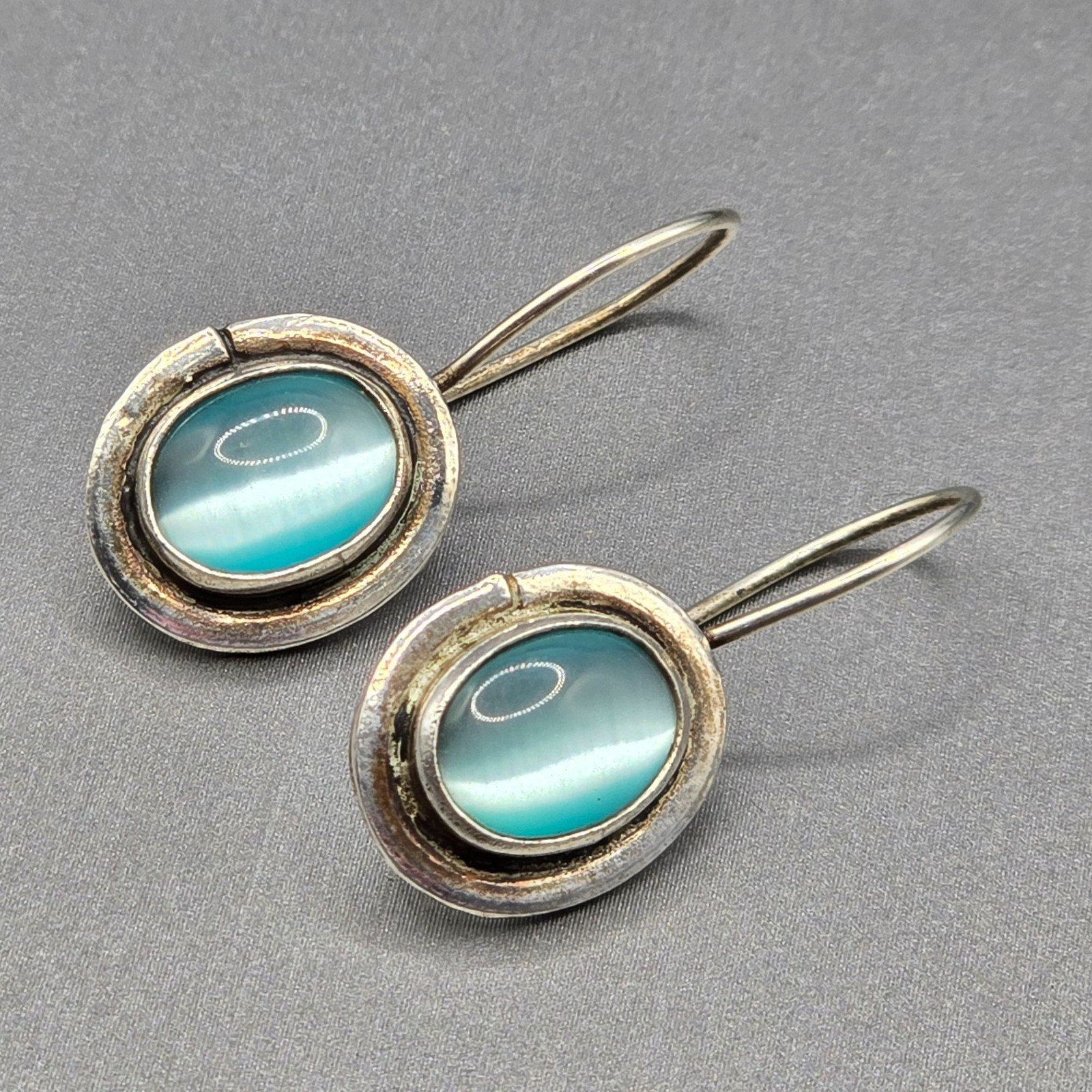 Vintage Sezgin Sterling Silver Blue Cats Eye Drop Earrings Modernist Dangle
