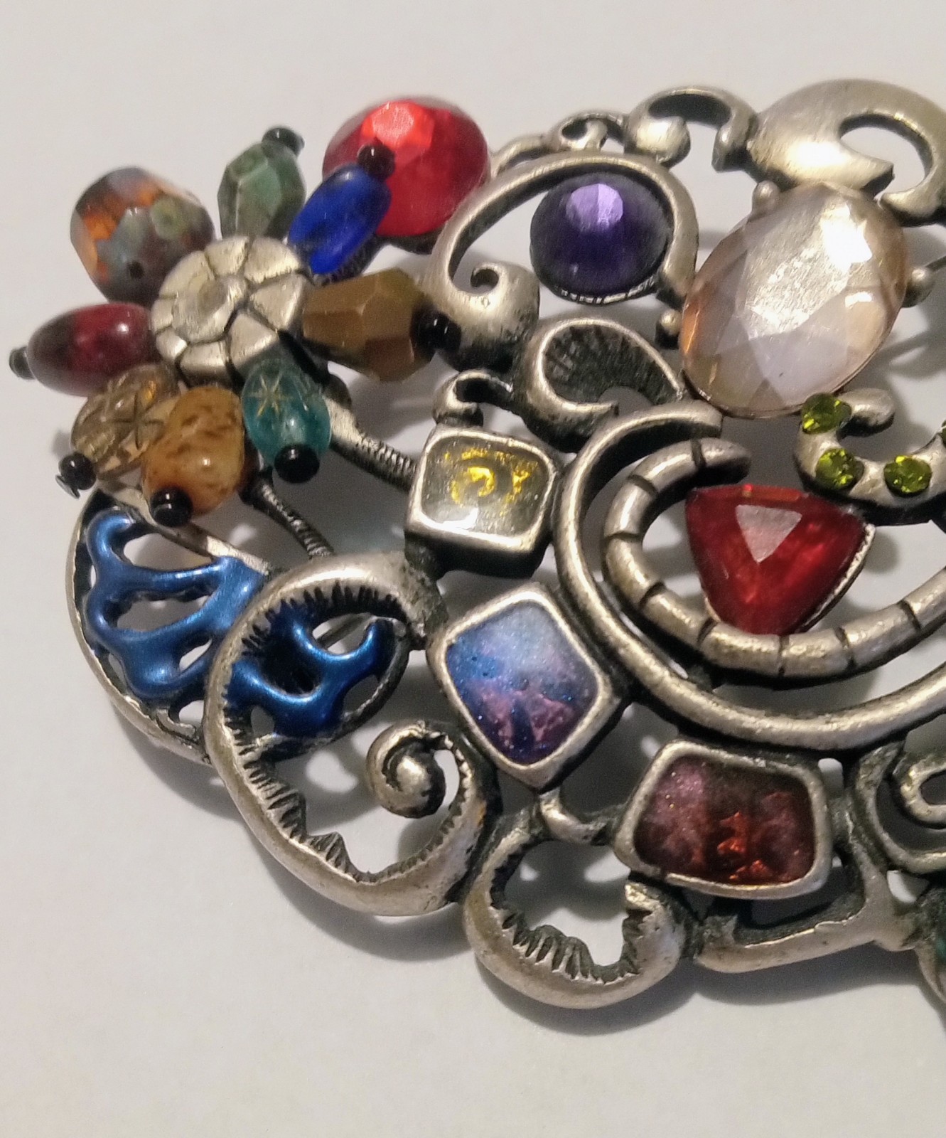 Vintage Unique Chicos Brand Mixed Metal And Bead Brooch Silver Tone 3×2 Inches