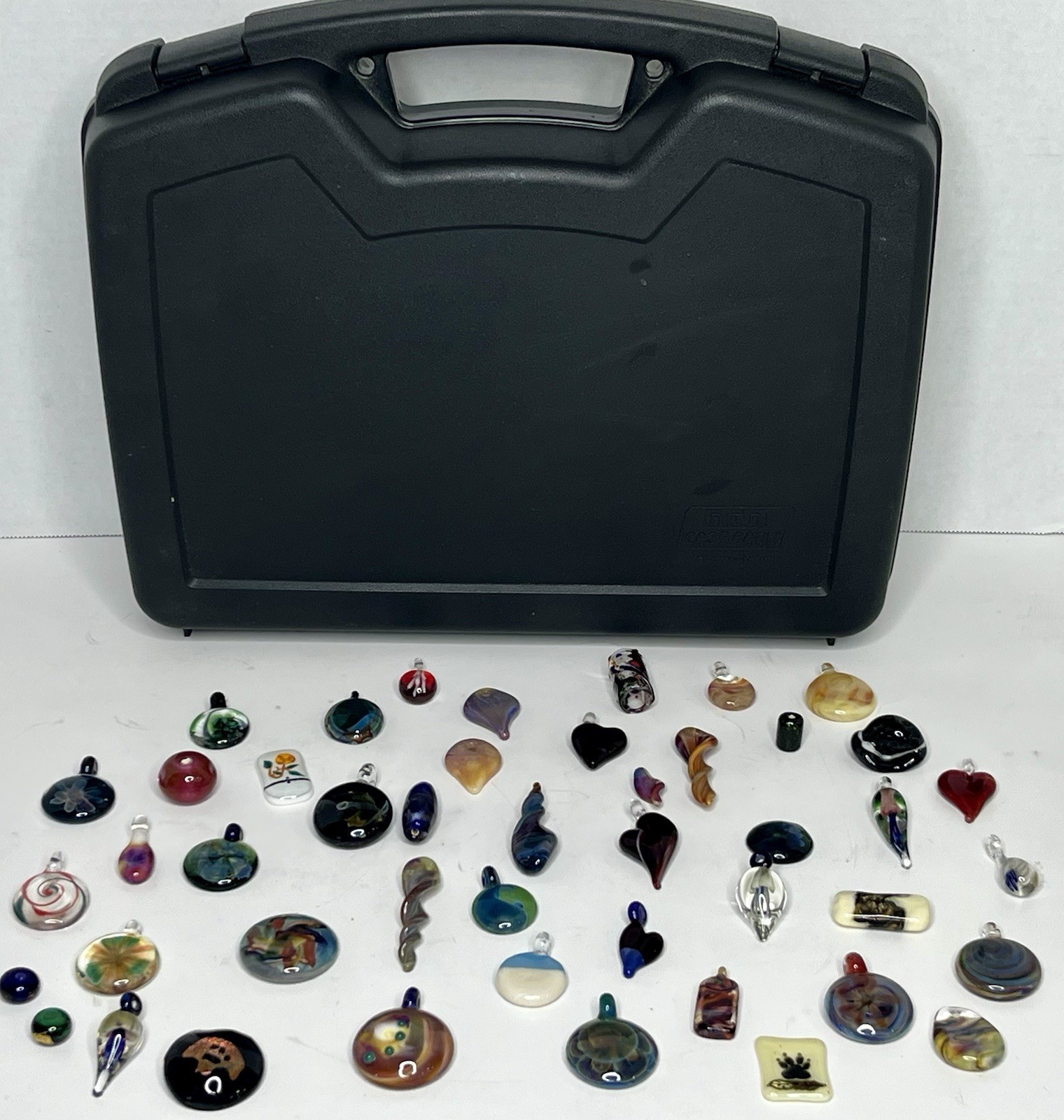Lot Of 46 Artisan HandBlown Art Glass Flower Pendants Beads Murano Style In Case