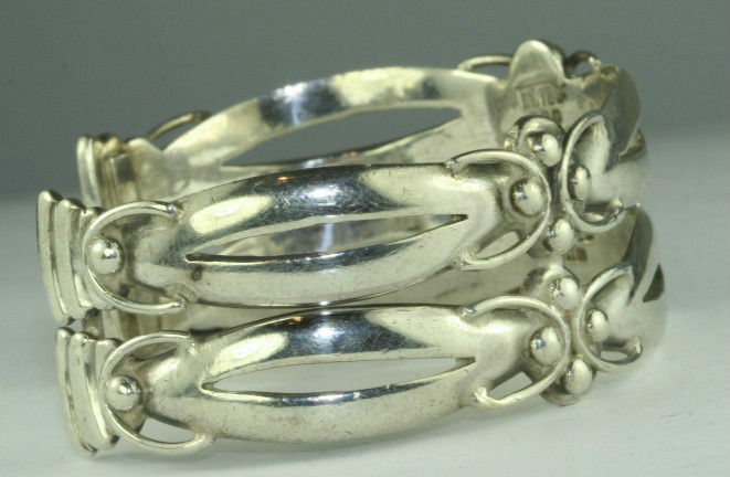 VINTAGE HAND WROUGHT TAXCO MEXICAN 980 STERLING SILVER CUFF BRACELET