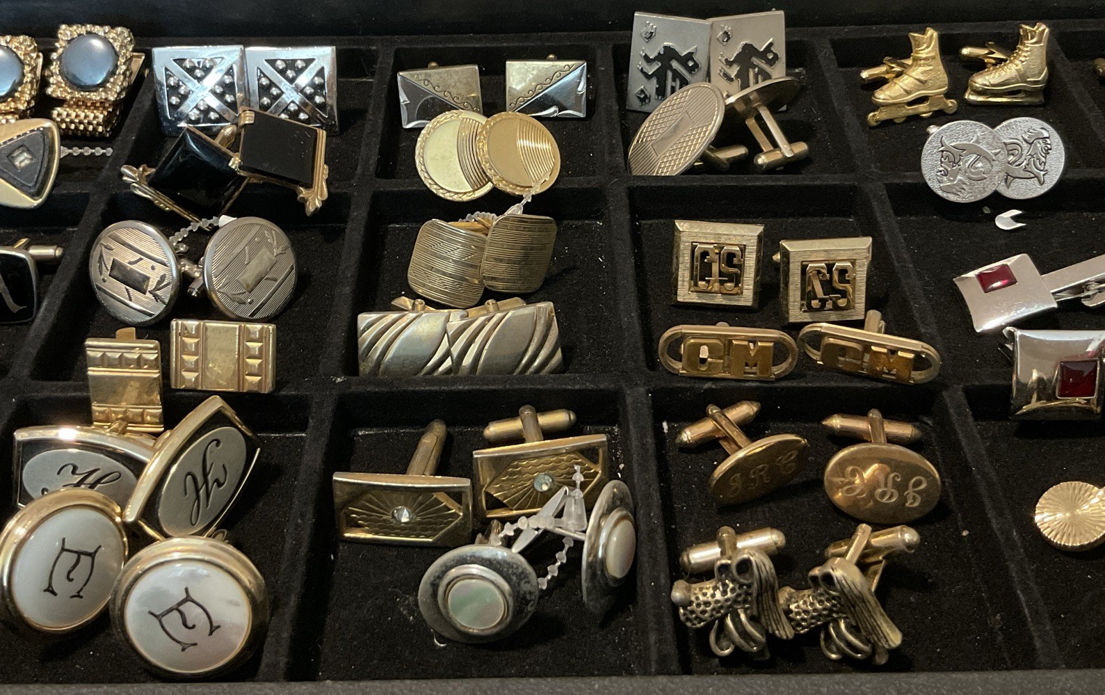 VINTAGE 87 PC MEN’S JEWELRY LOT CUFFLINKS TIE BARS CHAINS, TACS & SETS FREE SHIP