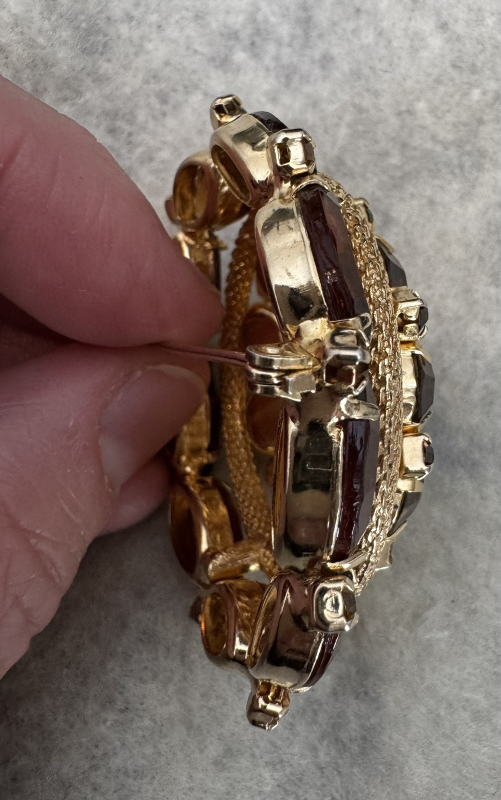 RARE! FRENCH GRIPOIX STYLE MOGUL DESIGN Gold Tone Statement Brooch Multifaceted