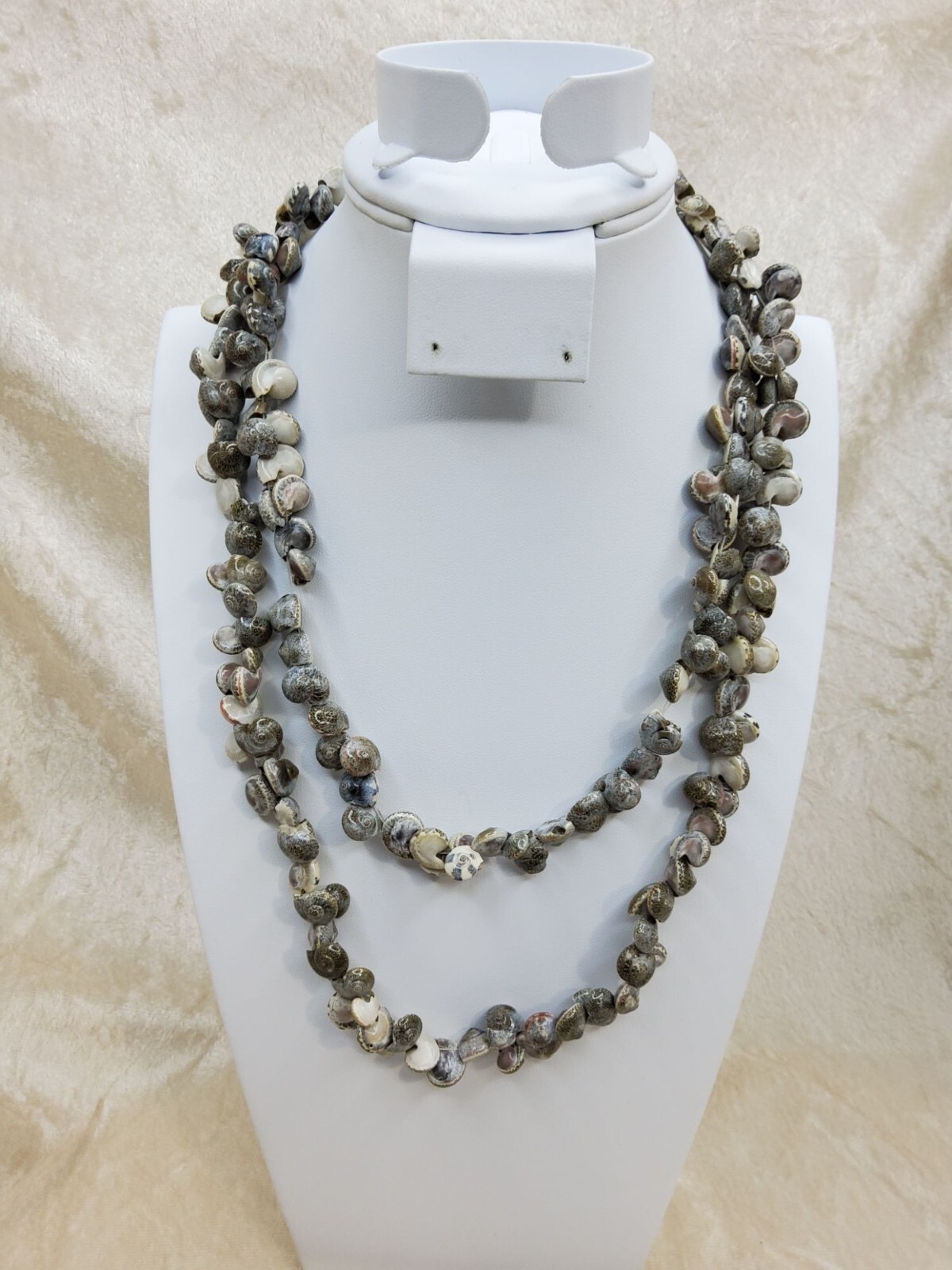 vintage natural sea shell 20″ necklace