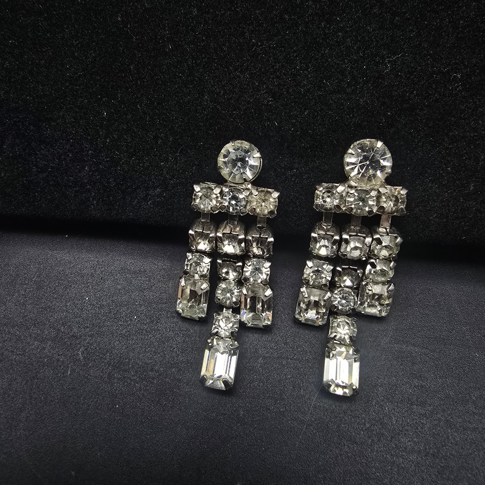 Clear Glass Rhinestone Screw Back Earrings Vintage Glam Costume Jewelry