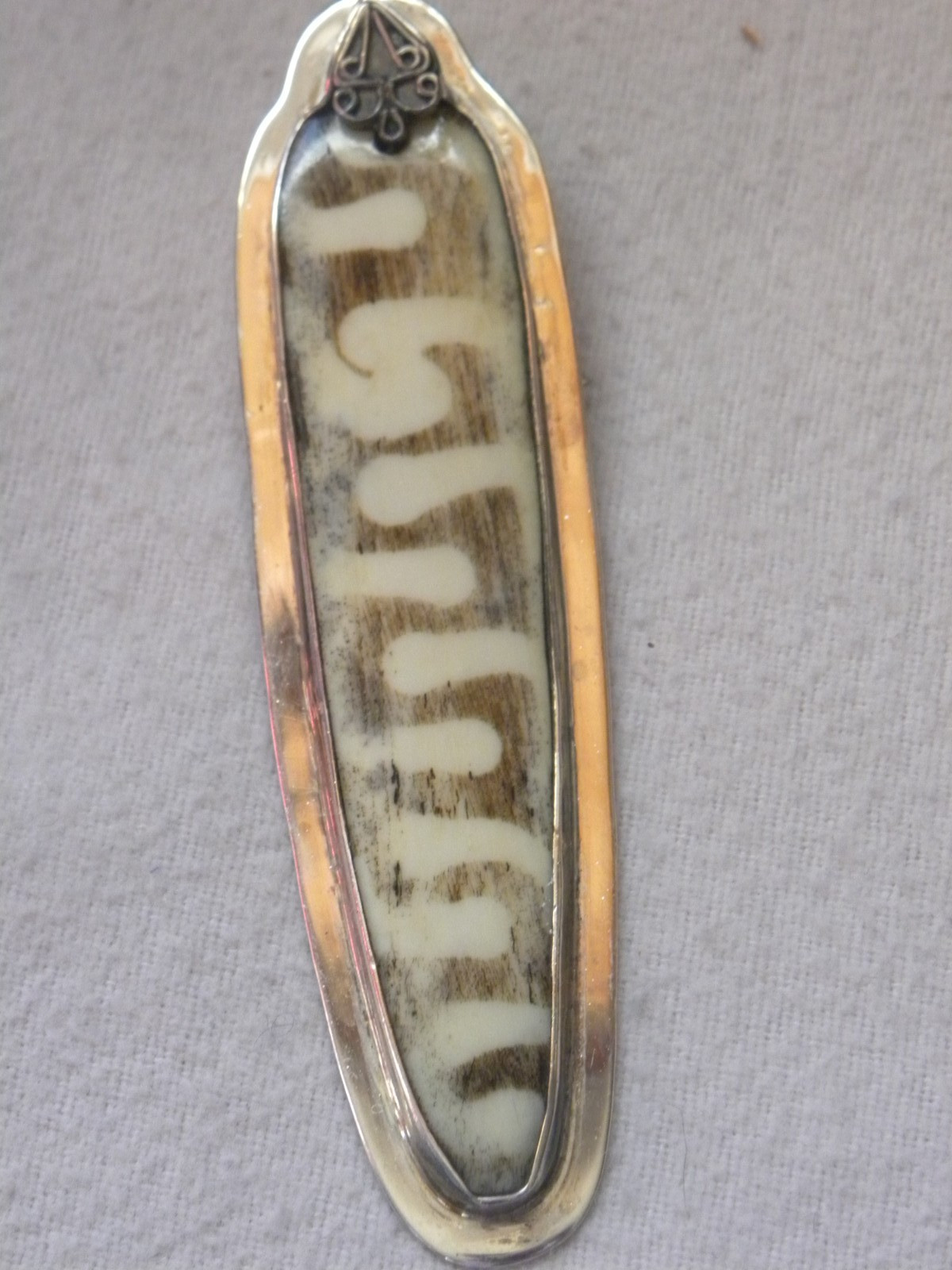 AMY KAHN RUSSELL STERLING SILVER ELONGATED PENDANT BROOCH PIN 3-3/4″