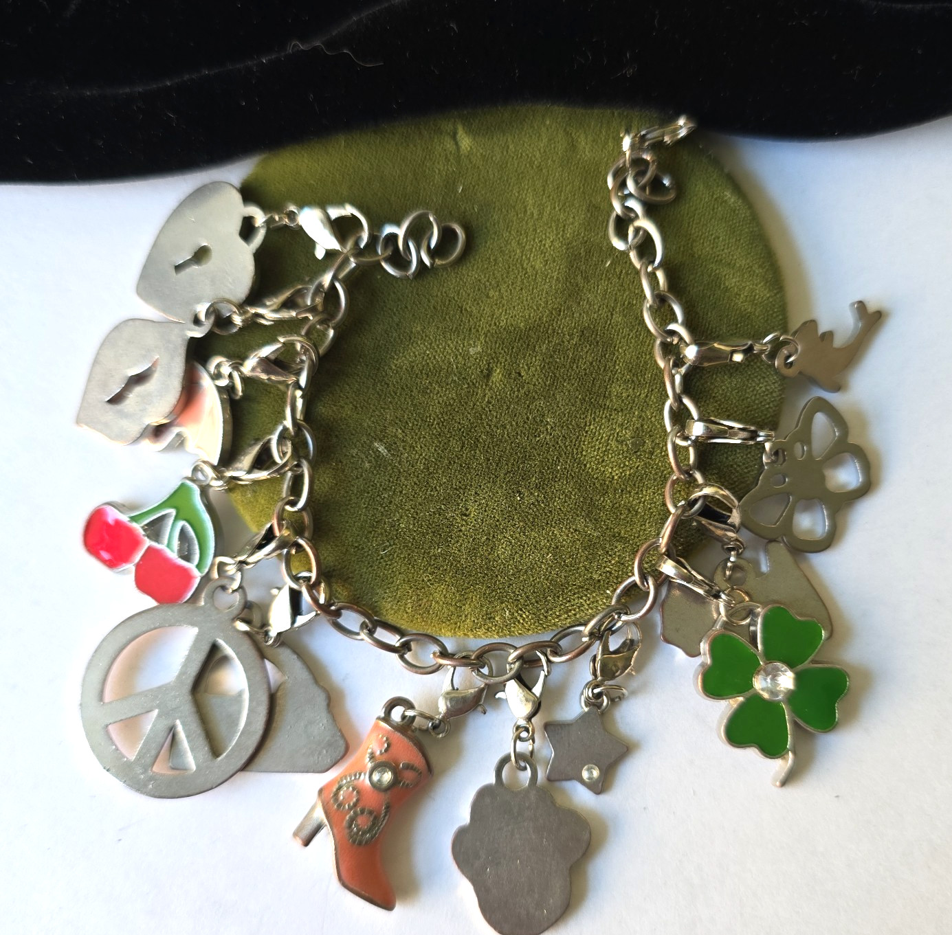 Vintage Silver Tone Enameled Dangle Charms Chain Bracelet 7″Wrist