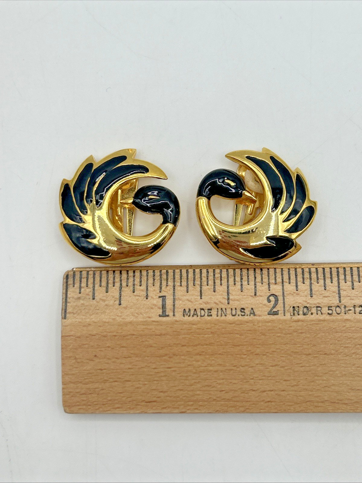 VTG “Orena Paris”? Enamel Gold Tone w/ Black Accents Swan Clip On Earrings