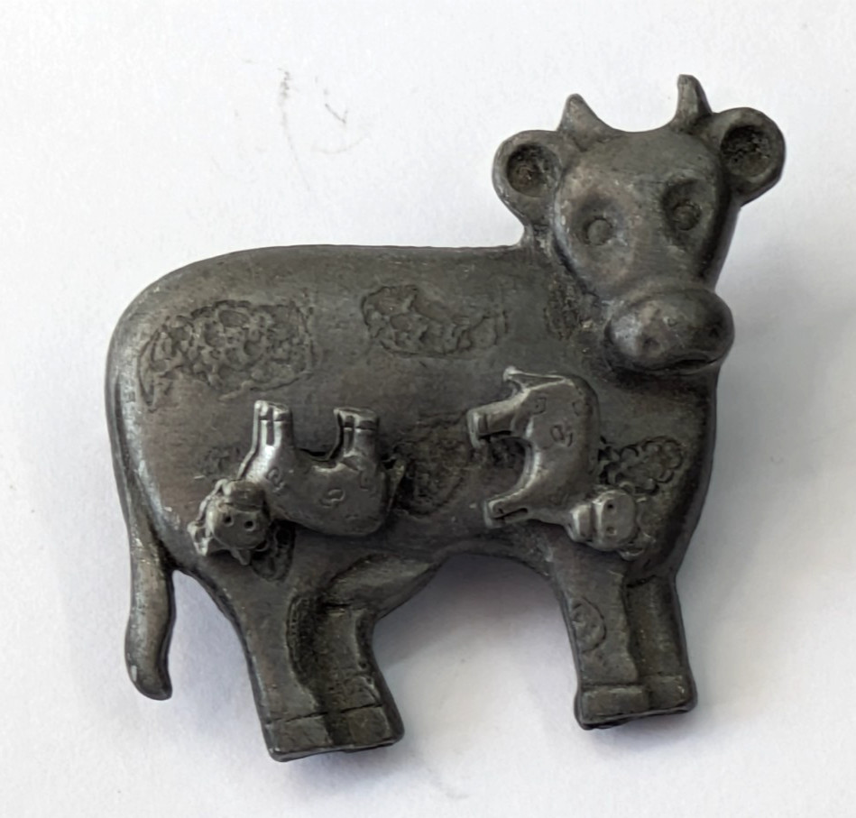 Vintage Pewter Cow 1.25″ Brooch Pin 1/4″ Pierced Calf Earrings Set