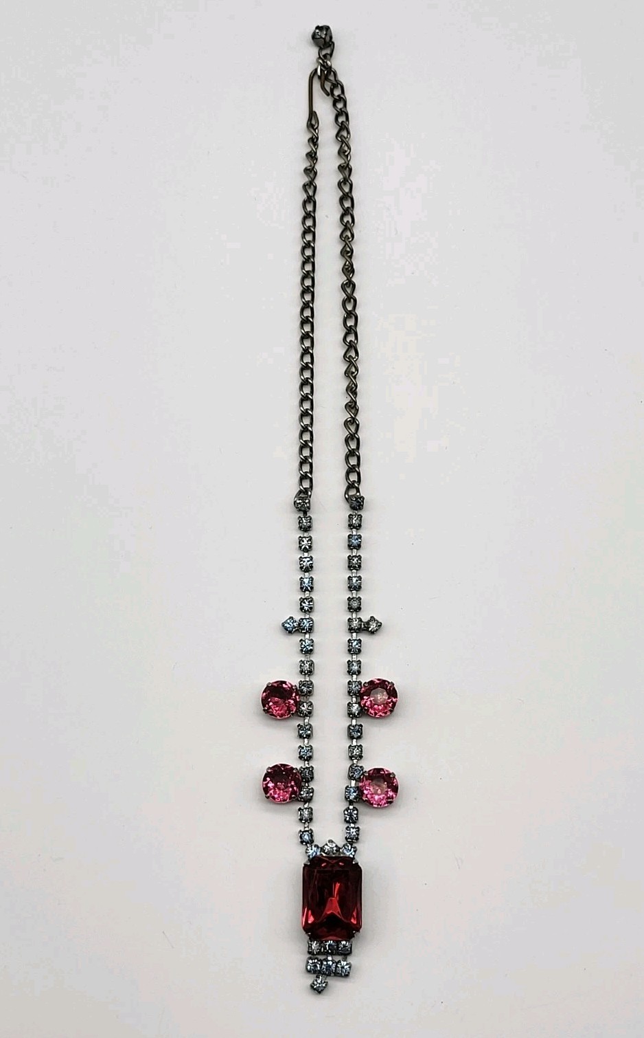 Stunning Vintage Rhinestone Necklace Pink Blue stones unsigned estate pinup