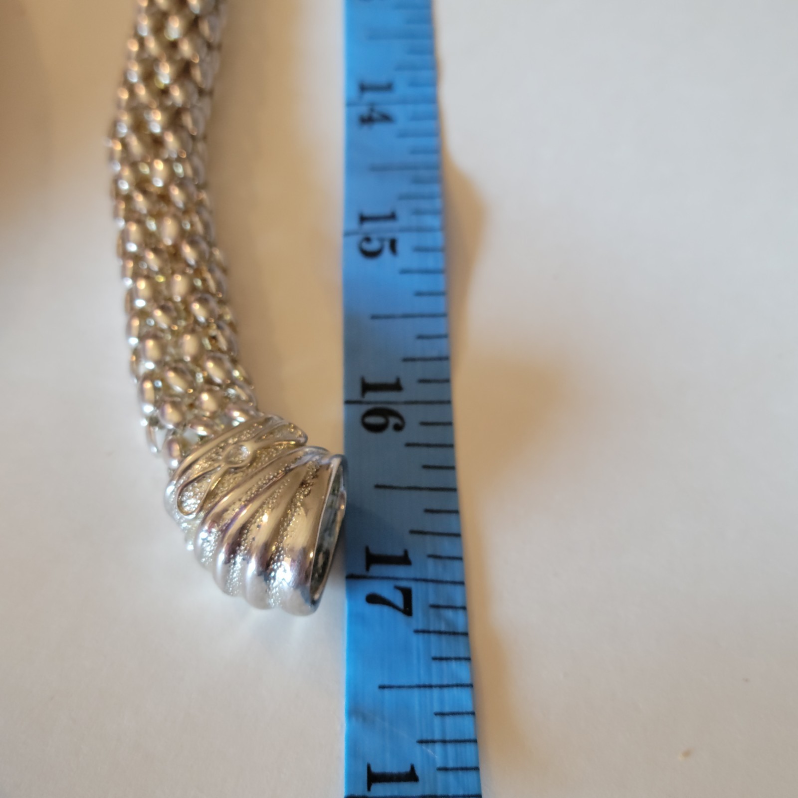 Vintage Silver Tone Popcorn Mesh Choker Necklace Magnetic Clasp Easy Wear 17″
