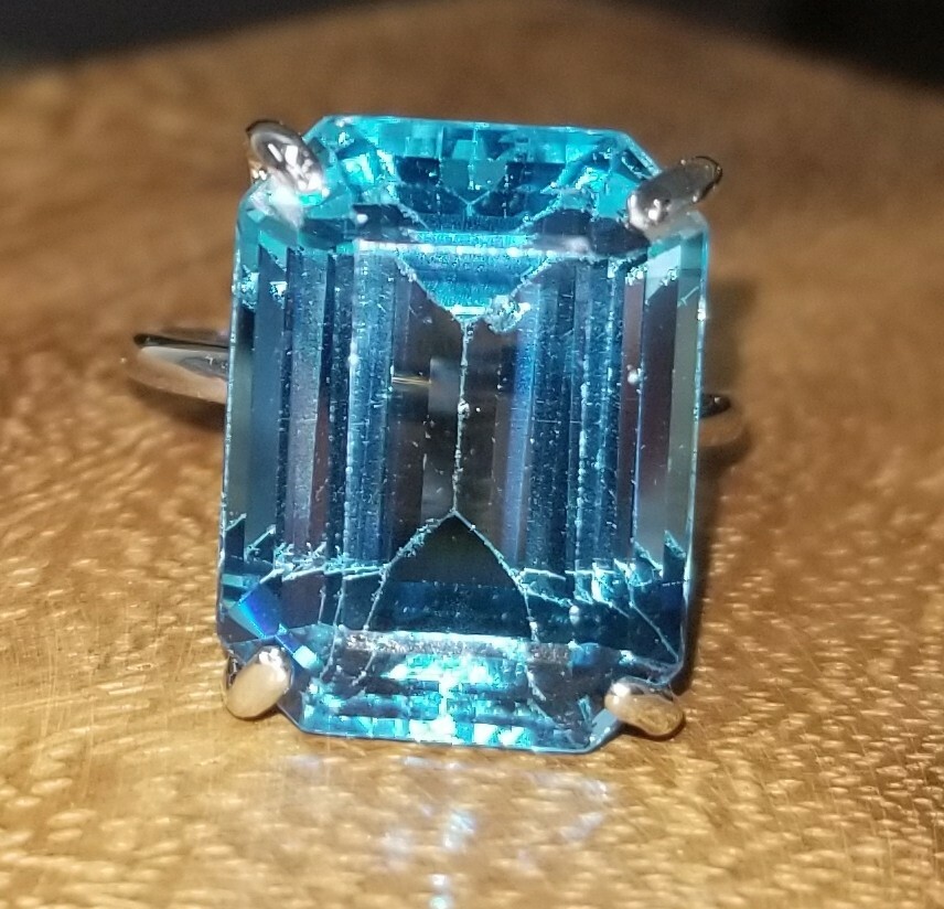 Vintage 14K White Gold Engagement Ring 14.57CT. Blue Topaz Rectangular Shape