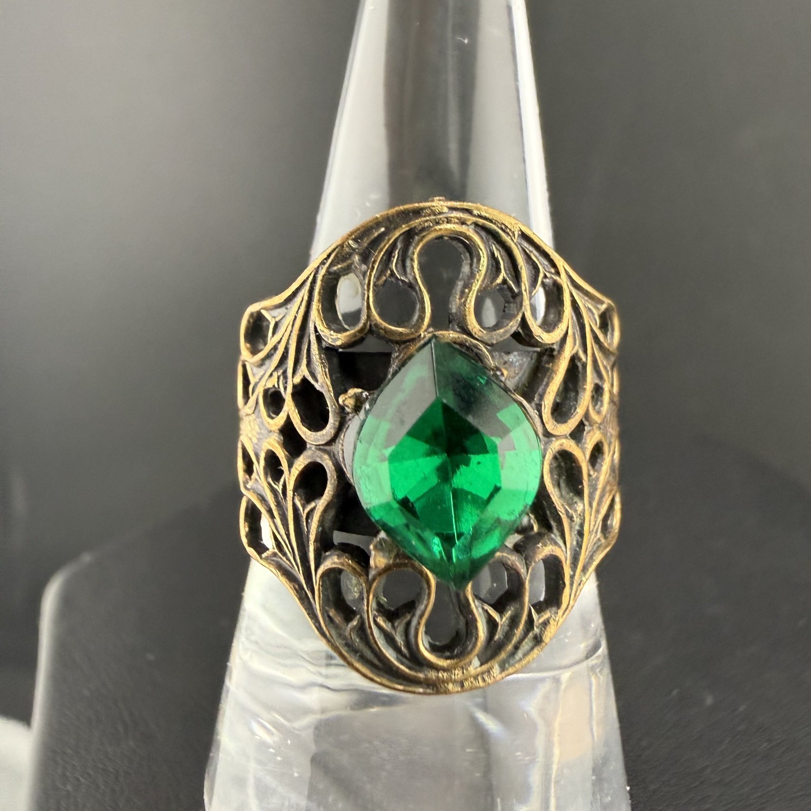 Vintage Rhinestone Ring Dark Green Gold Tone Size 8