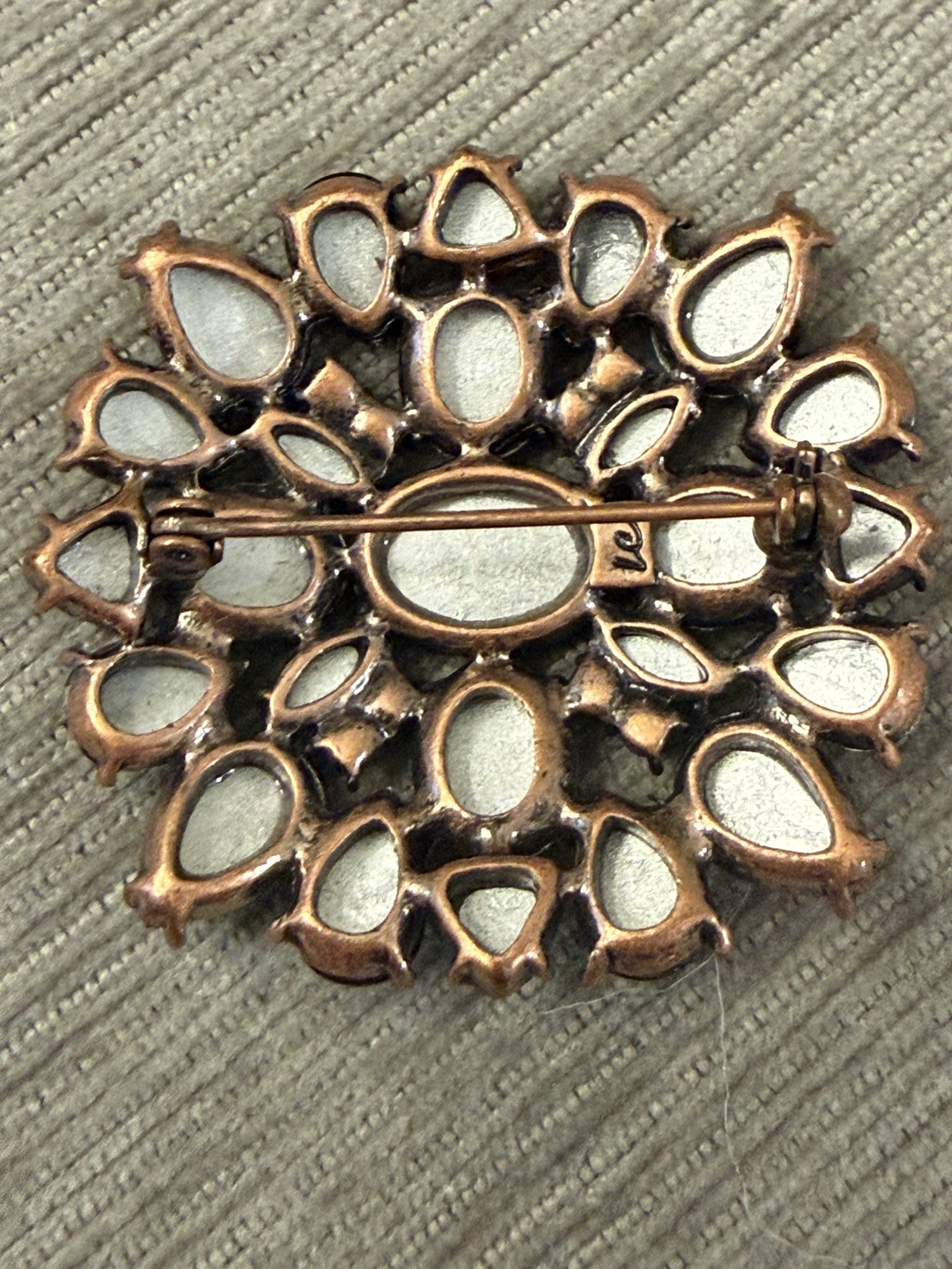VTG Liz Claiborne Fall Colors Gold Tone Brooch Pin Faceted Rhinestones Glows! 2