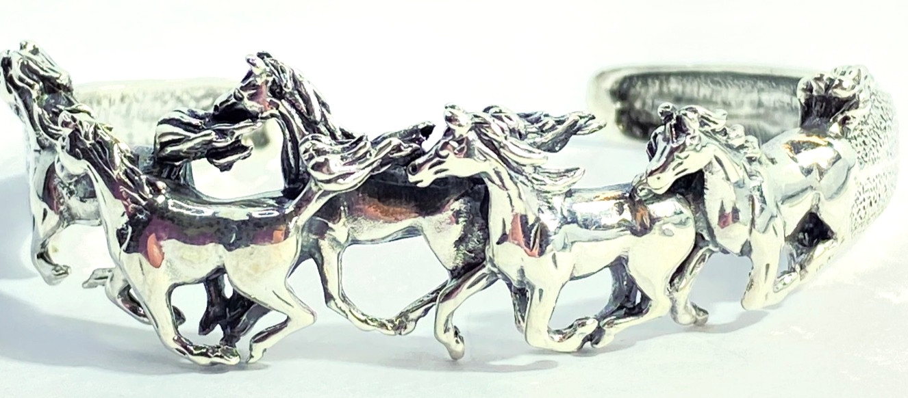 Vintage Sterling Silver 3D Galloping Horses Textured Cuff Bracelet 2 3/8″