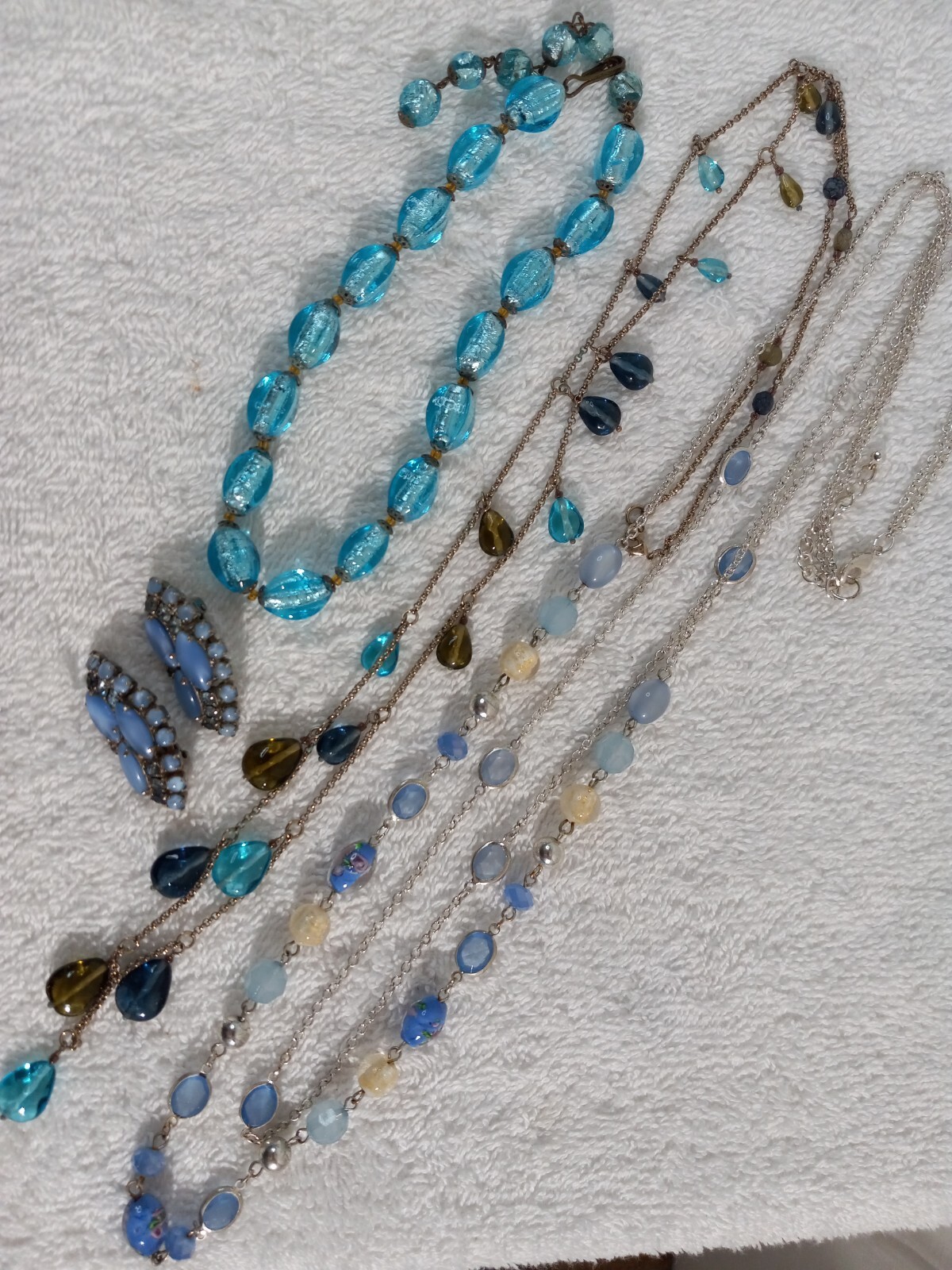 Vintage Glass Graduating Dangle Teardrops Necklace Green Dark & light Blue 18″