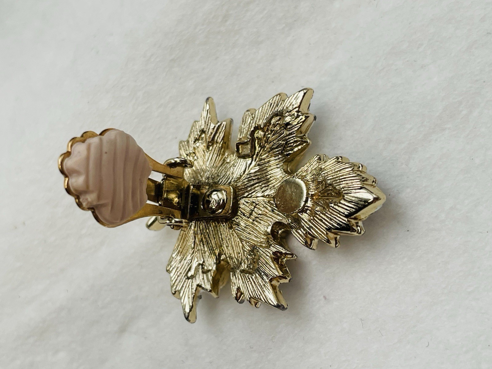 1964 Sarah Coventry “Nature’s Choice” Two Tone Clip On Leaf Earrings