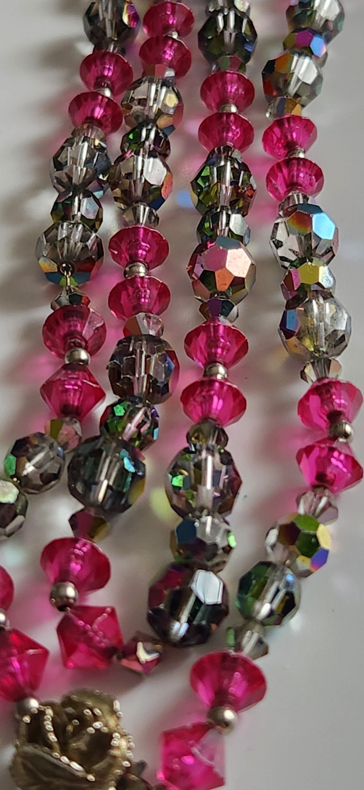 Vintage AB Pink Gunmetal Faceted 26″ Silvertone Glass And Acrylic Necklace