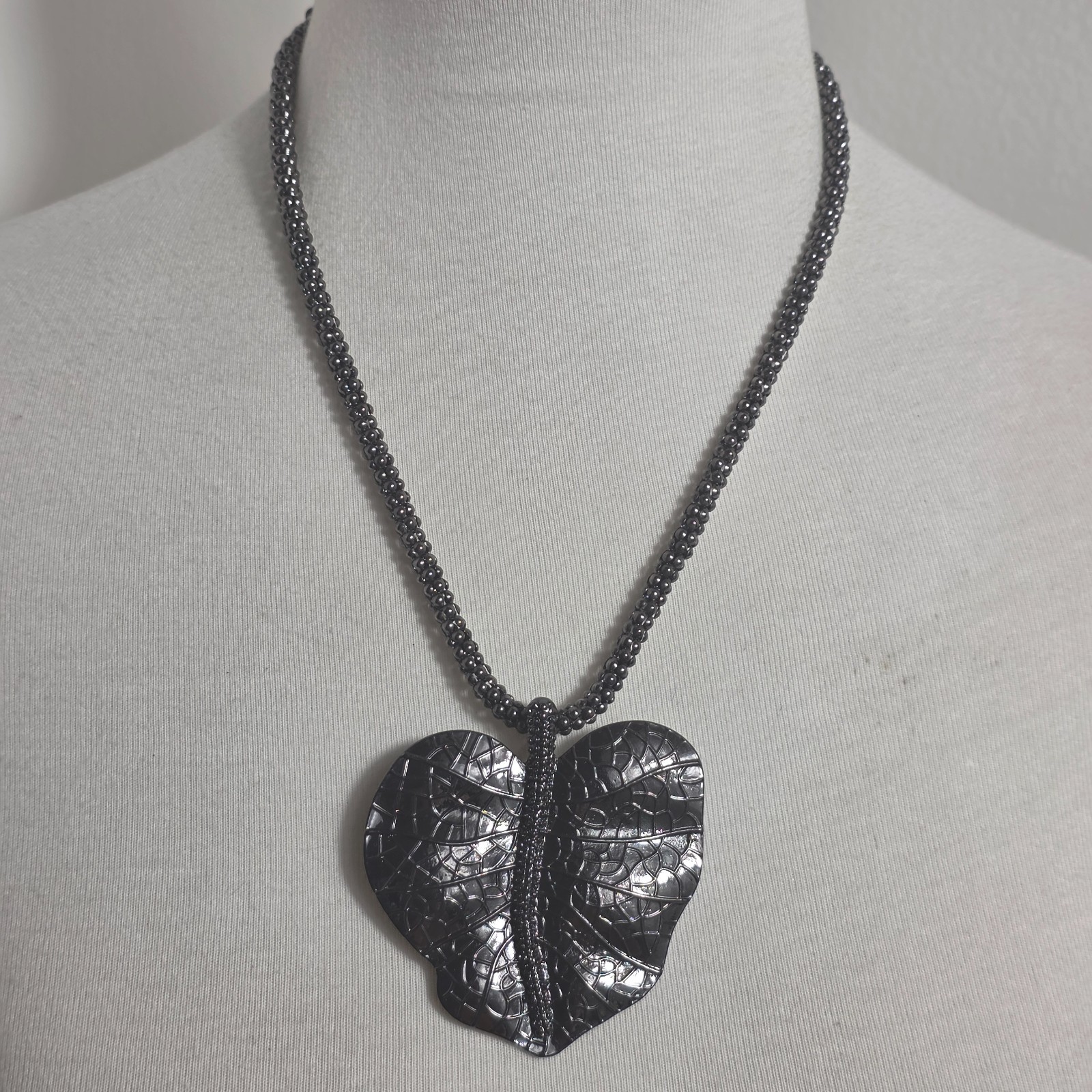 Gunmetal Gray Hammered Metal Heart-Shaped Leaf Pendant Necklace