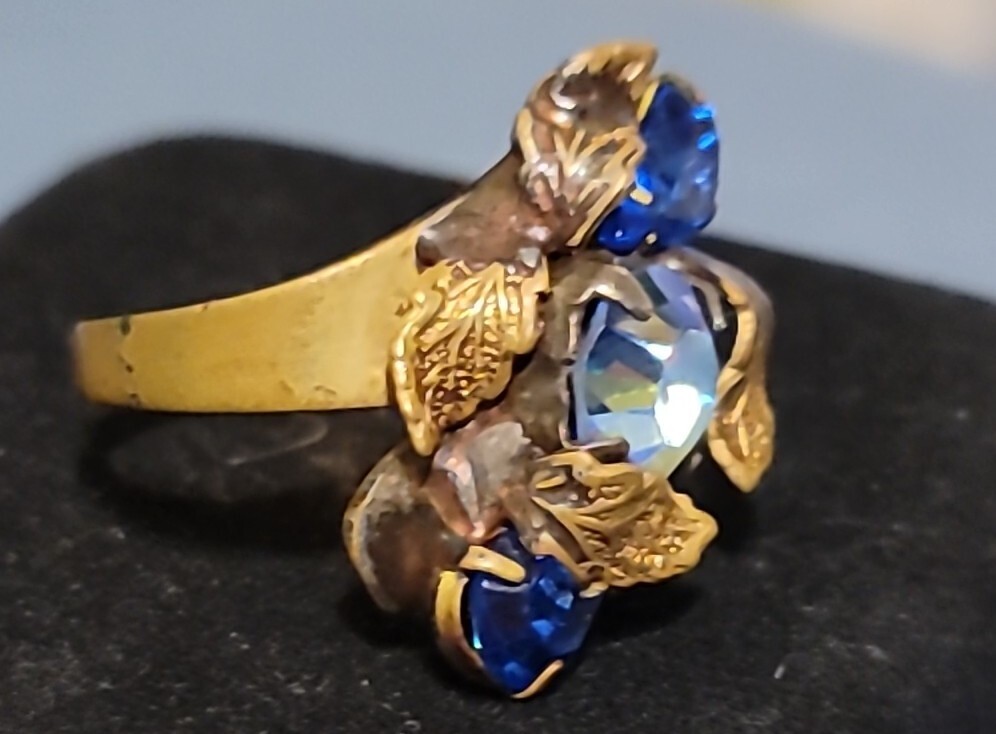 Jewelry Ring Czechoslavacia Glass Gold Wash Brass Hand Crafted Antique 3/4″
