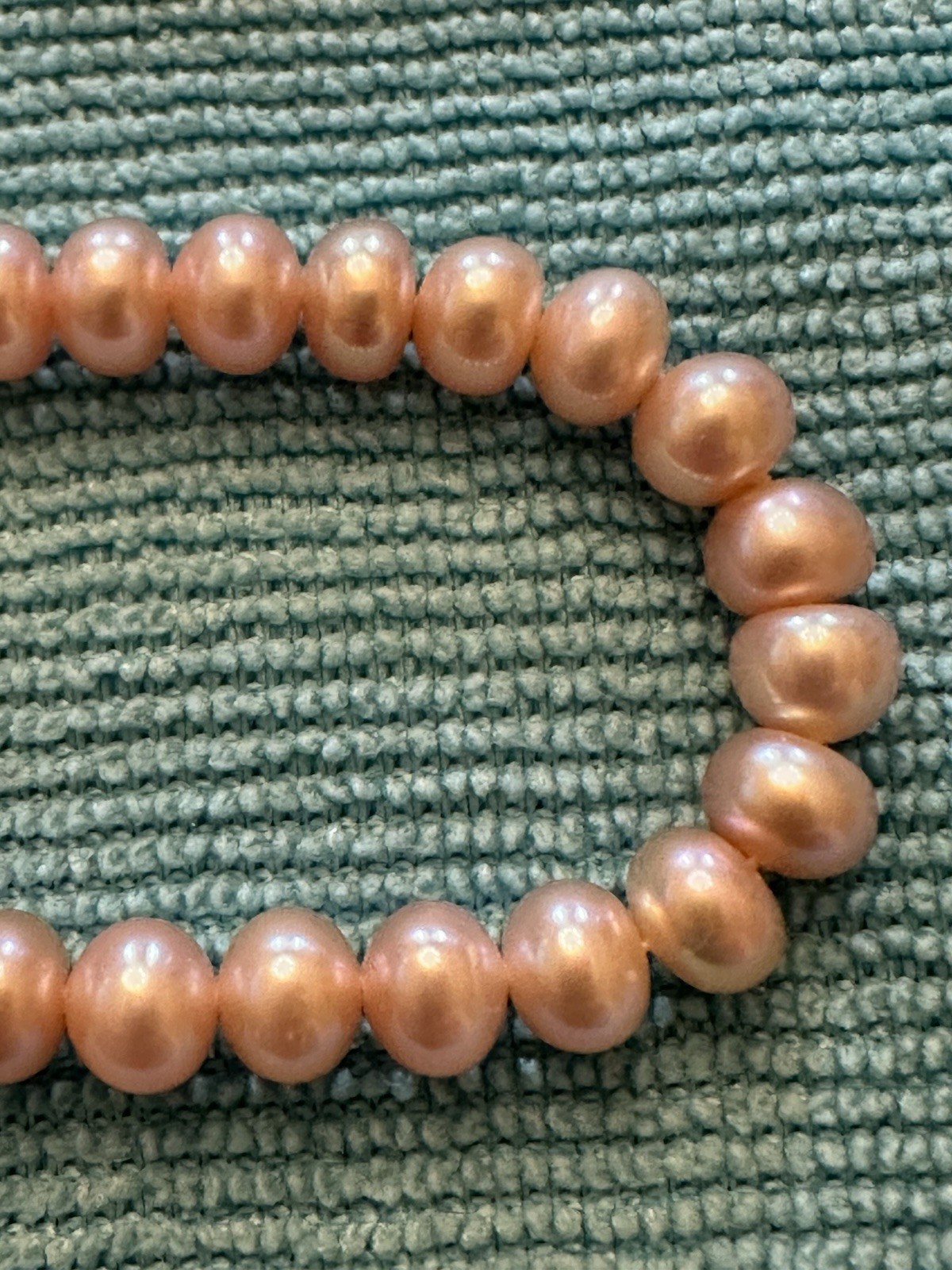 VTG 18” Cultured Pink Pearl Necklace W/Fish Hook Clasp & Matching Post Earrings