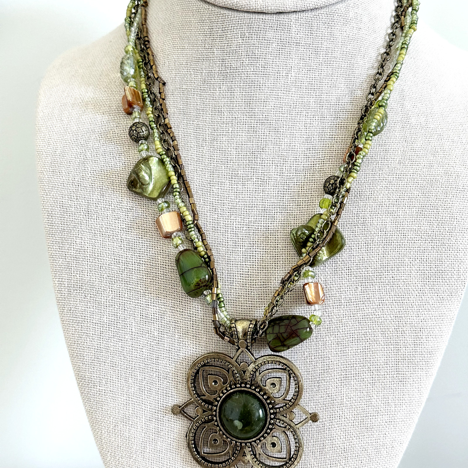 Ladies Green Mother Of Pearl Multicolor Glass Multi Strand Flower Necklace 19″