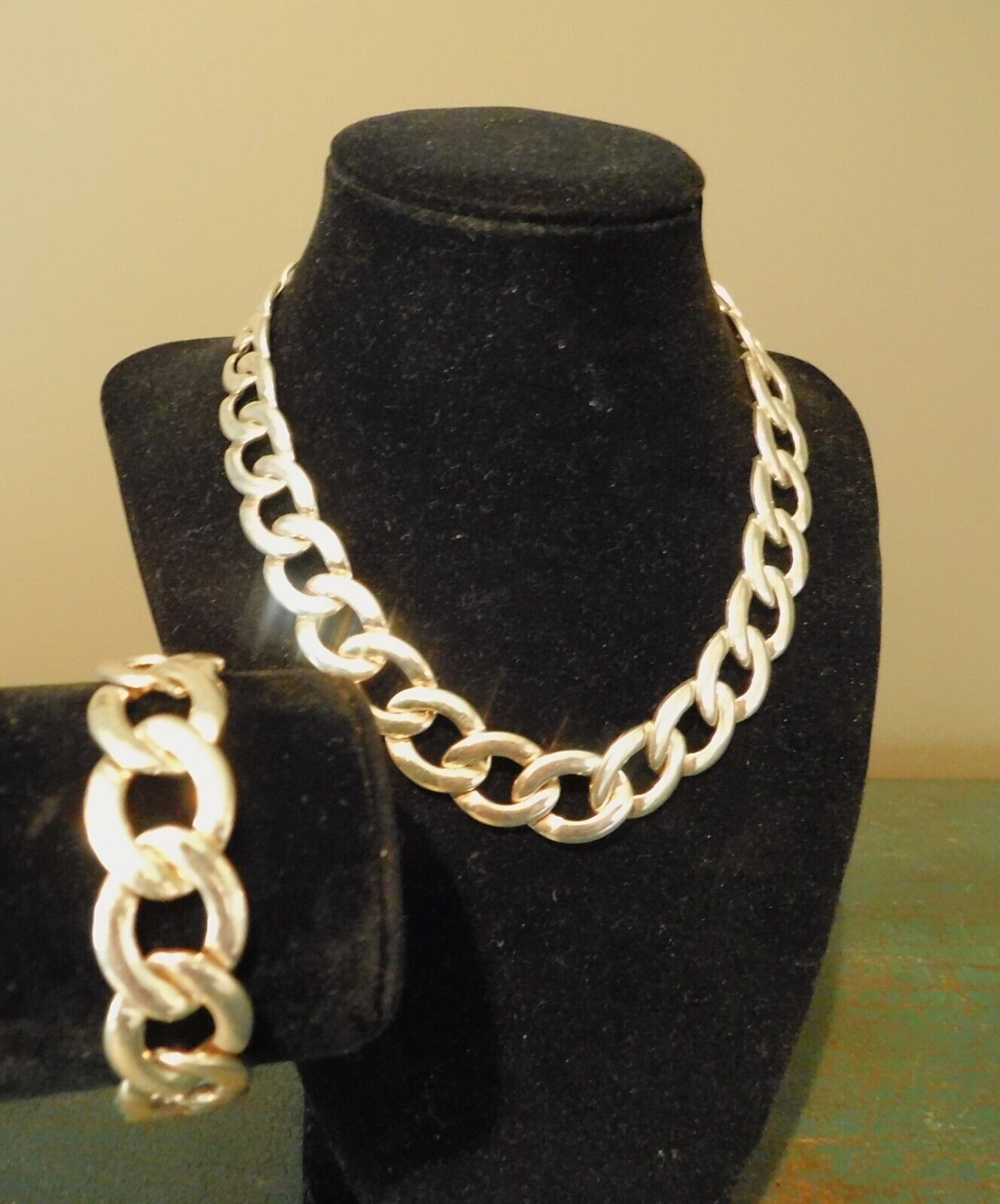 VINTAGE 1960’s 70’s SIGNED NAPIER SILVERPLATED CHOCKER NECKLACE and BRACELET SET