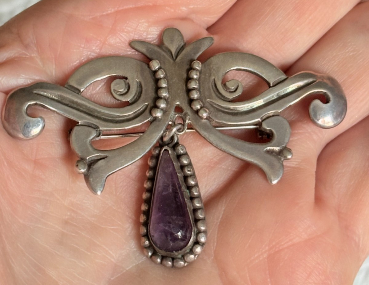 VINTAGE MEXICAN TAXCO 980 SILVER BROOCH W/AMETHYST BEADED HANGING PENDANT