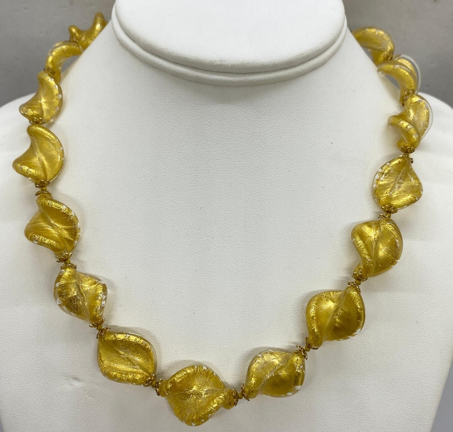 14k Murano Glass Gold Foil Twist Bead Necklace Italy 1970s