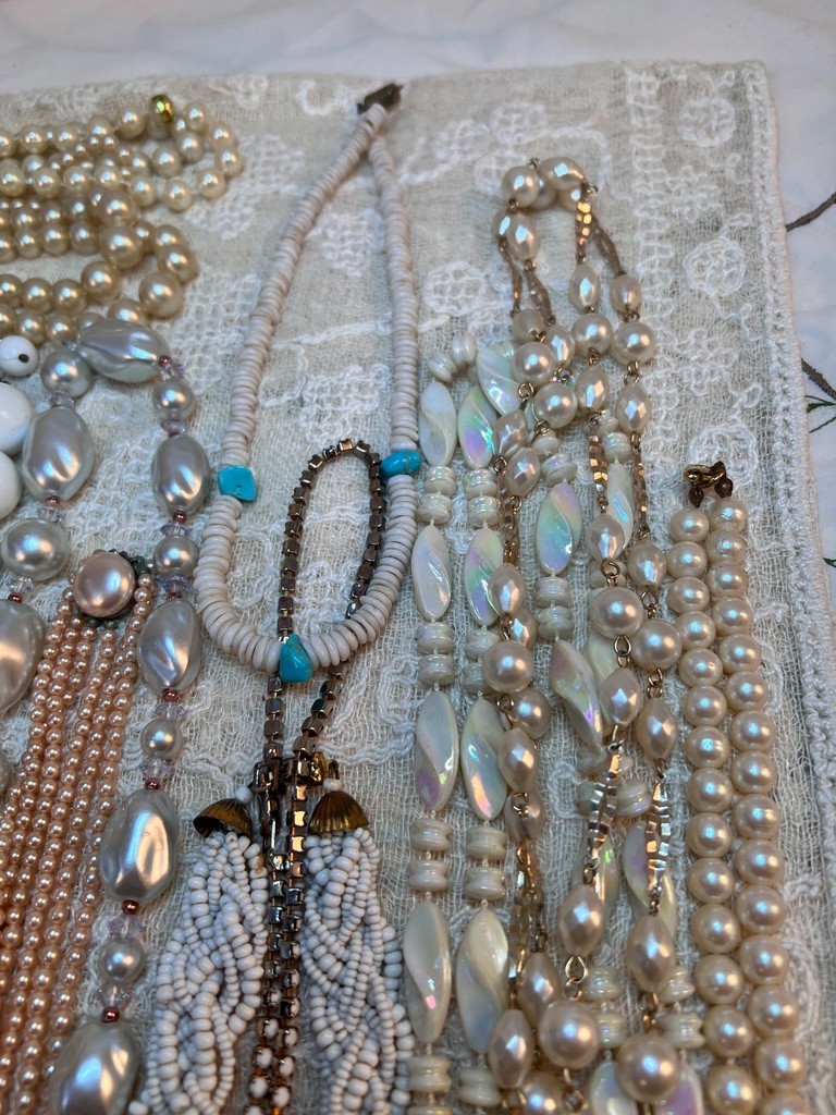 Vintage lot of White and off-white necklaces 20 pieces total gorgeous lot