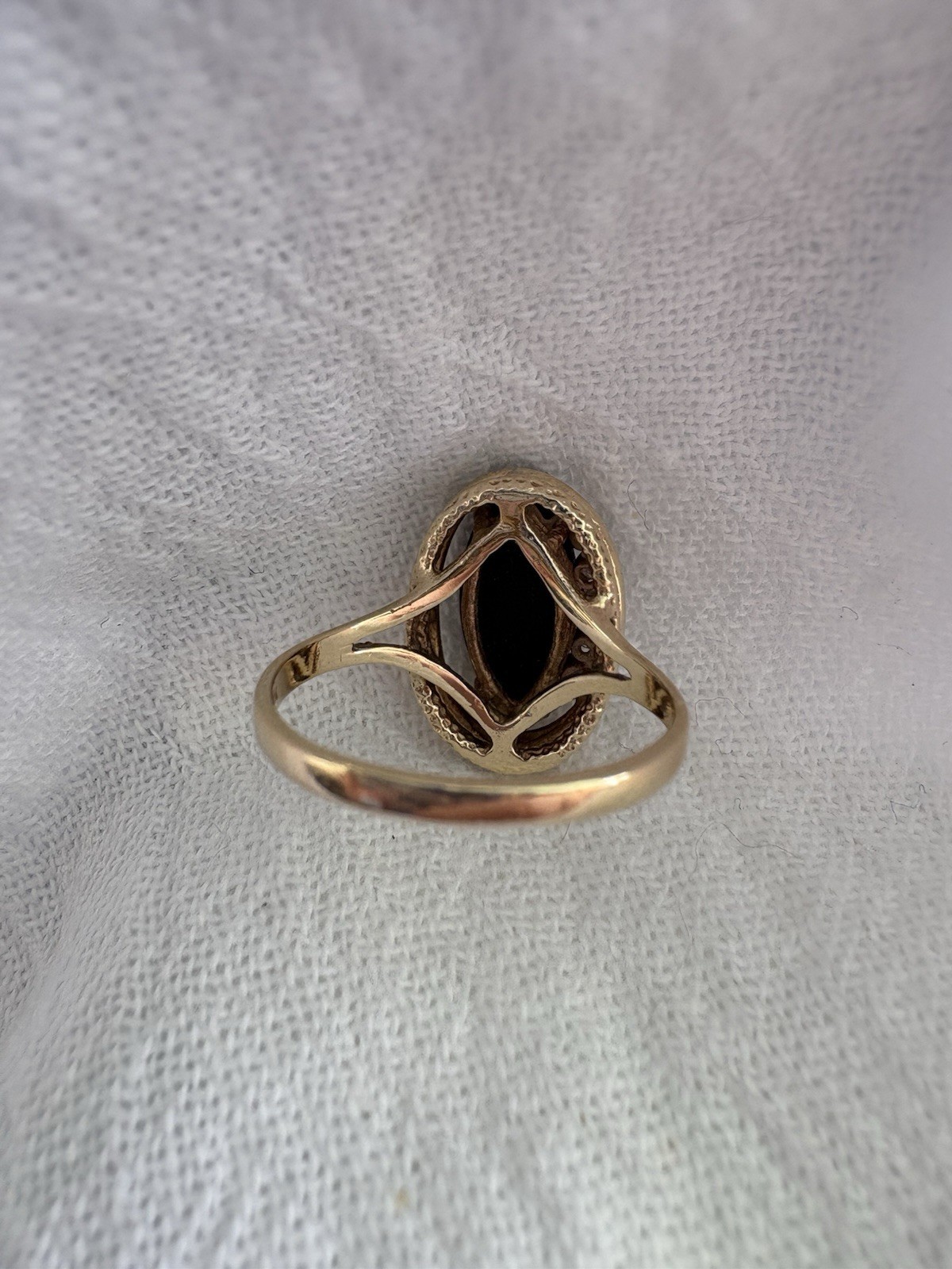 Vintage 10K Yellow Gold Black Onyx Natural Diamond Ring, Size 6