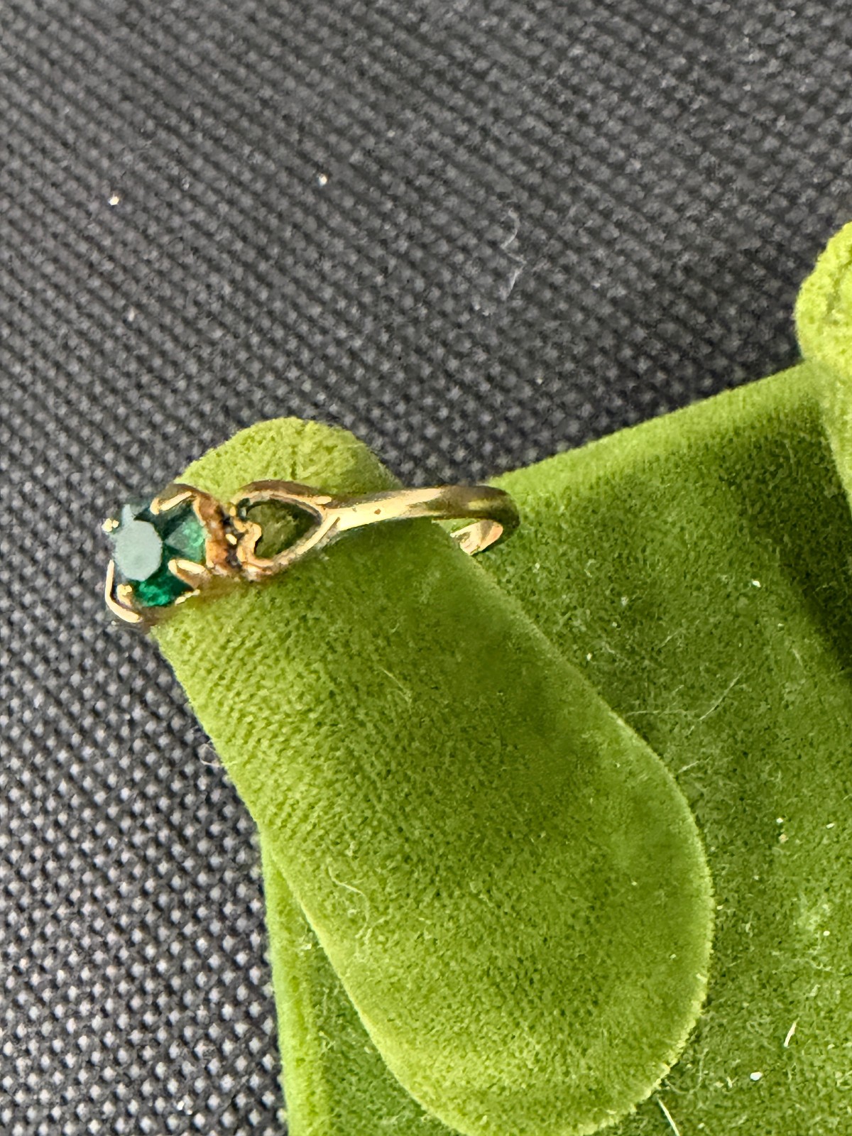 Vintage Simulated Emerald Stamped 18k HGE Ring Size 7 May Birth Stone Green