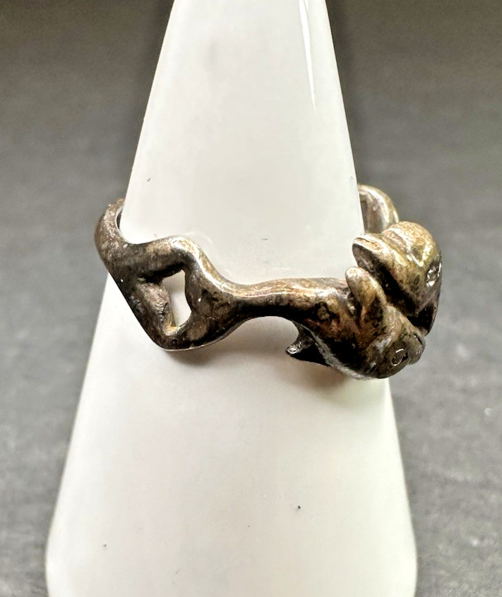 Vintage Sterling Silver 925 Ring with Dolphins Size 7.25 ~ Heavy Patina
