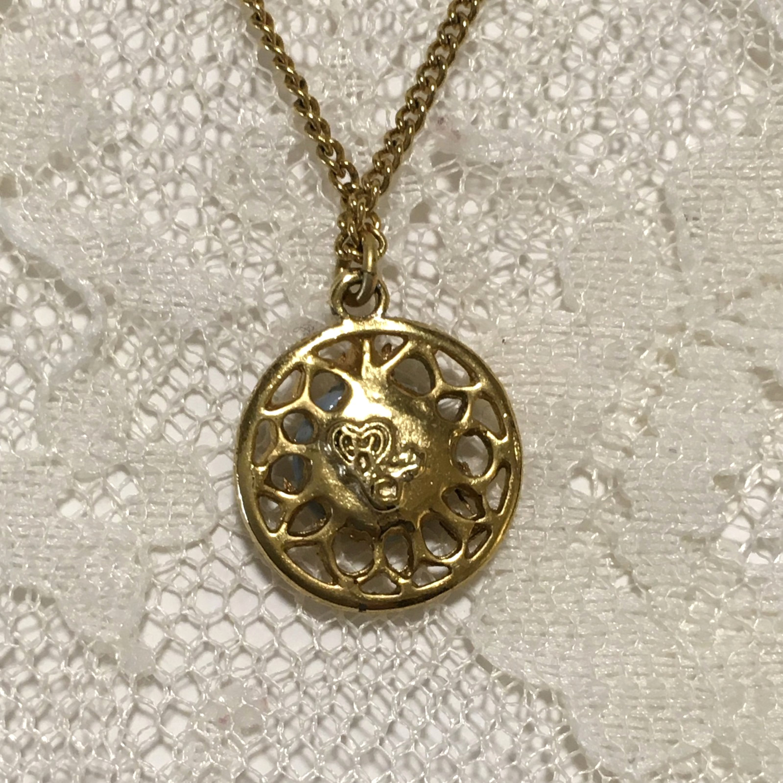 Vintage Blue Cameo Pendant Necklace Gold Tone Ornate Dainty Classic