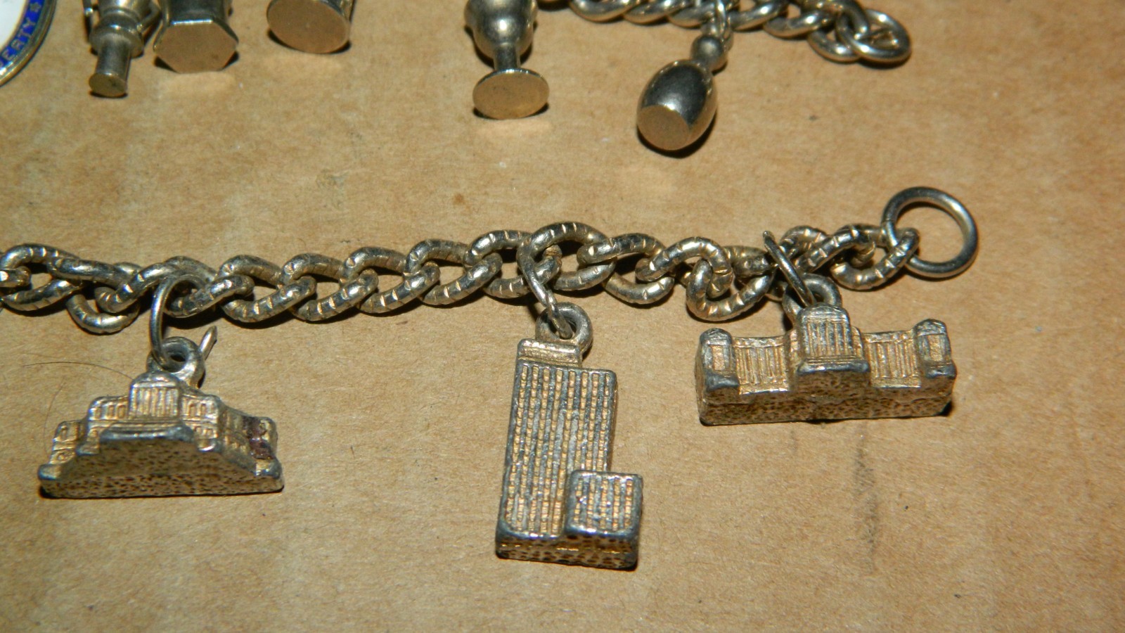 2 VTG WOMENS GIRLS CHARM BRACELETS LOT BUILDINGS WASHINGTON DC? NEW YORK CITY