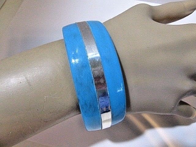 TURQUOISE BLUE AND BLACK WITH SILVER TONE STRIPE BANGLE BRACELET
