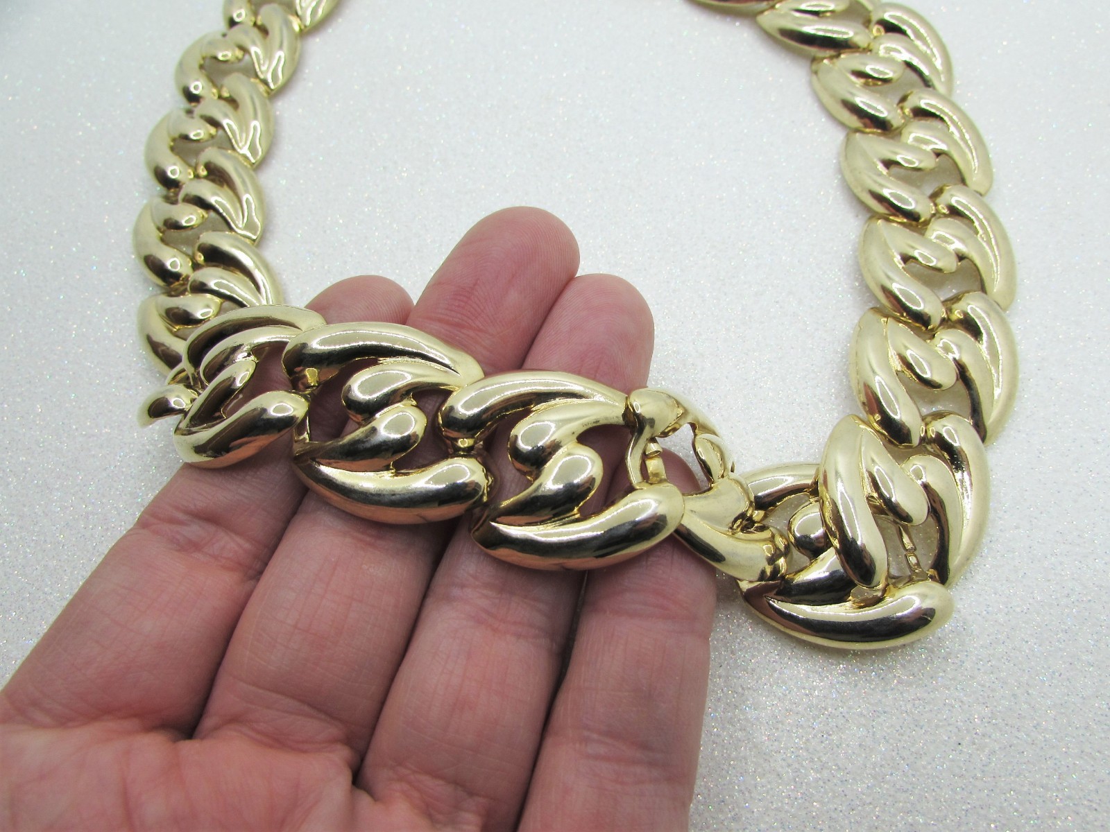 Vintage 1980s Gold Plated Chunky Chain Necklace- 18″ Long- Wide Heart Links