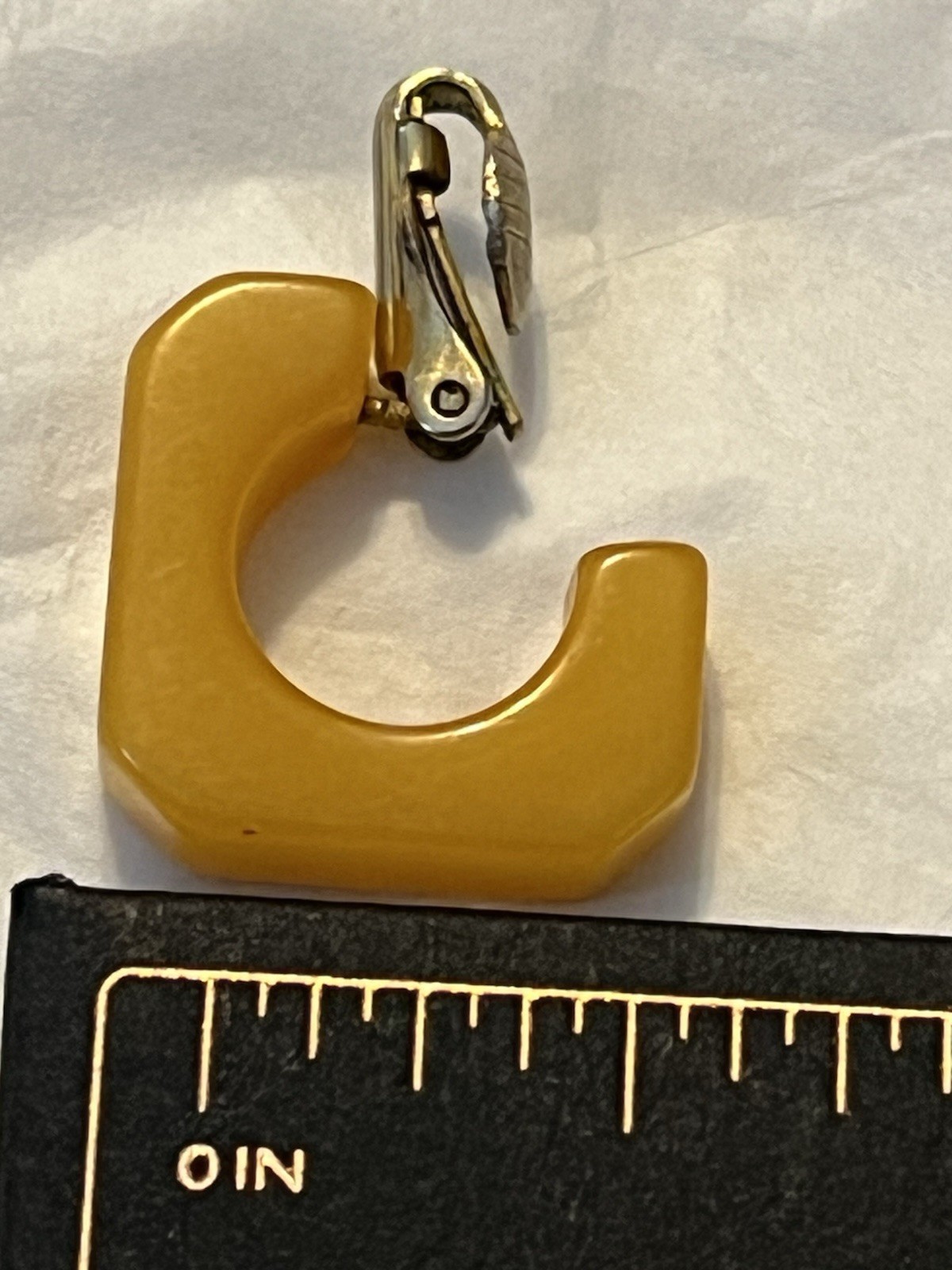 VTG Estate Butterscotch Bakelite Earrings Clip-On 1/2”x1/2cm Modern Minimalist