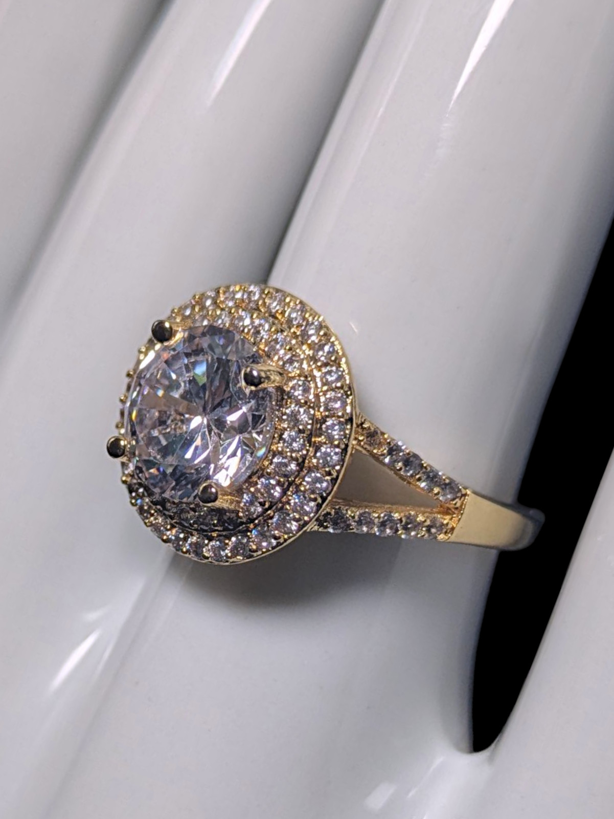 Vintage Inspired Round Cut Simulated Diamond Solitaire with Simulated Diamond Do