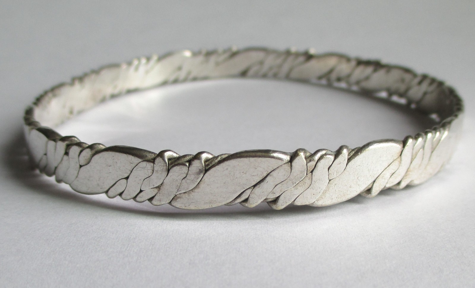 VINTAGE TAXCO MEXICO SILVER TWISTED ROPE CABLE BANGLE BRACELET