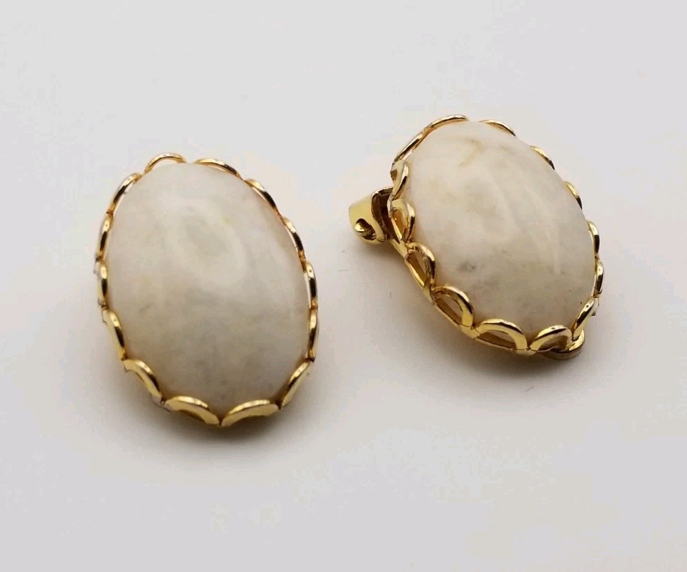 Vintage Clip-On Earrings Real Stones! Oval White Mineral Gold Tone Metal Agate?