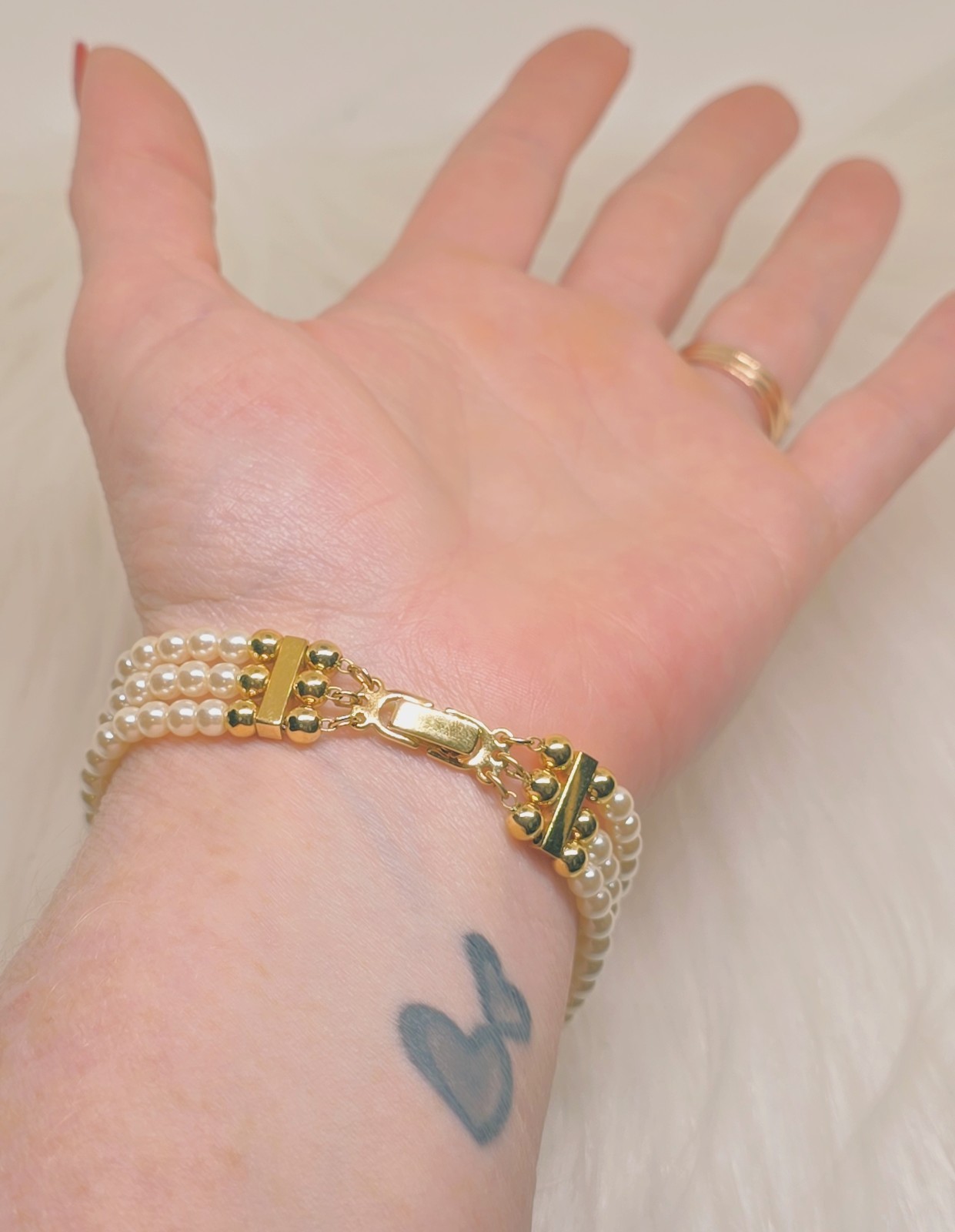 Vintage 1980 Cream Faux Pearl Gold Accent Bracelet 7.25 In