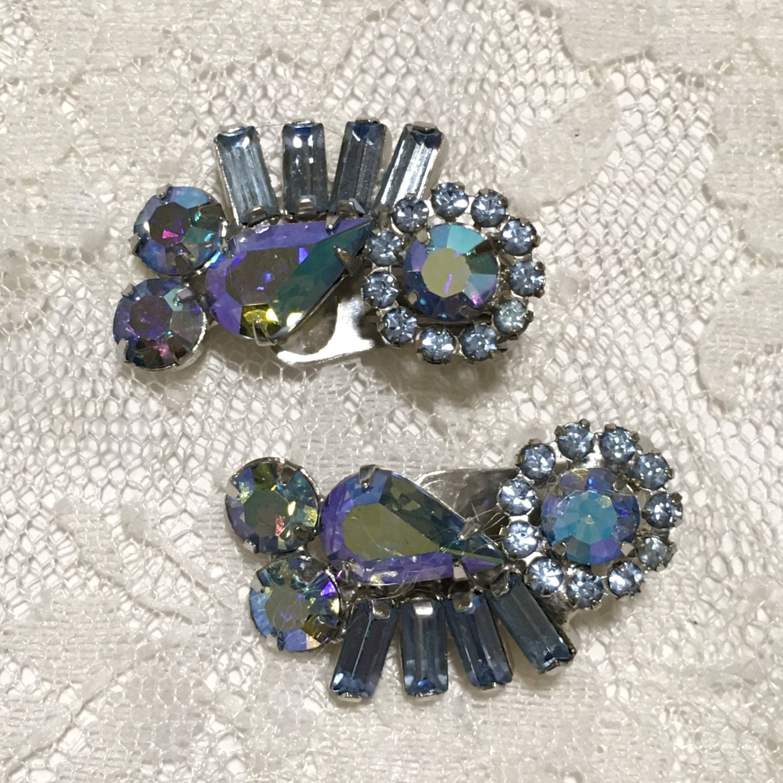 Vintage Blue Rhinestone Earrings Clip Ons Weiss signed Violet Blue AB Retro Glam