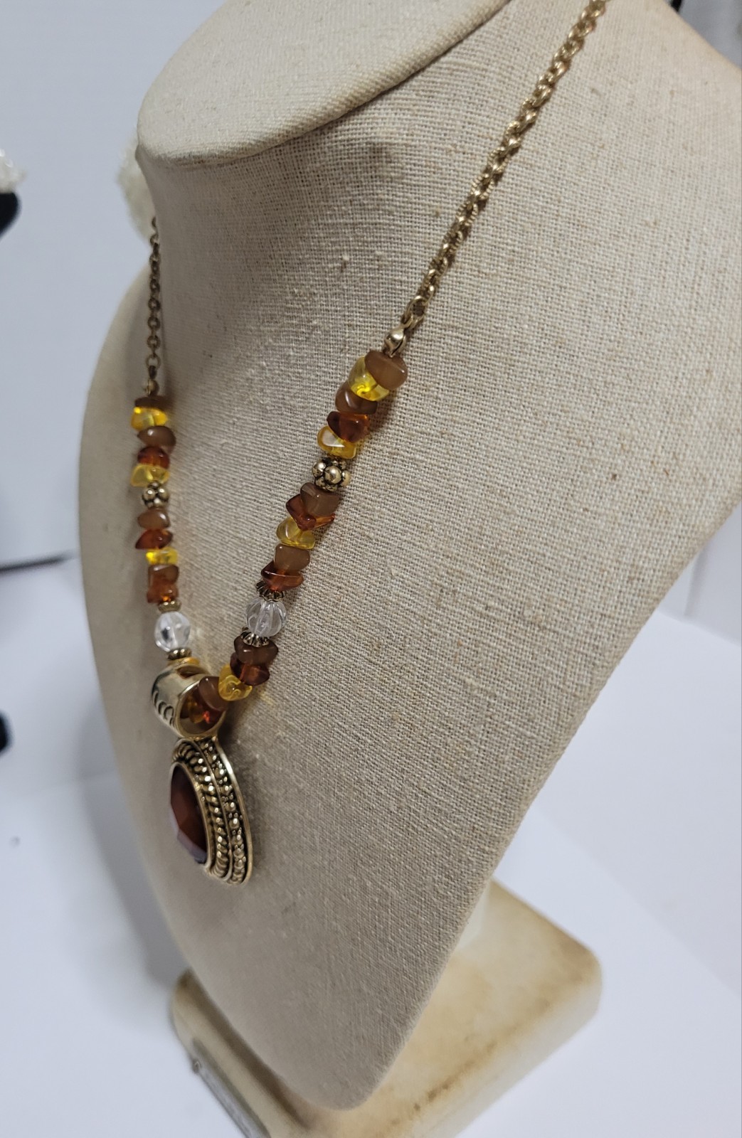 Vintage Avon Amber Color Pendent Necklace Gold Tone 16″ With 3″ Extender