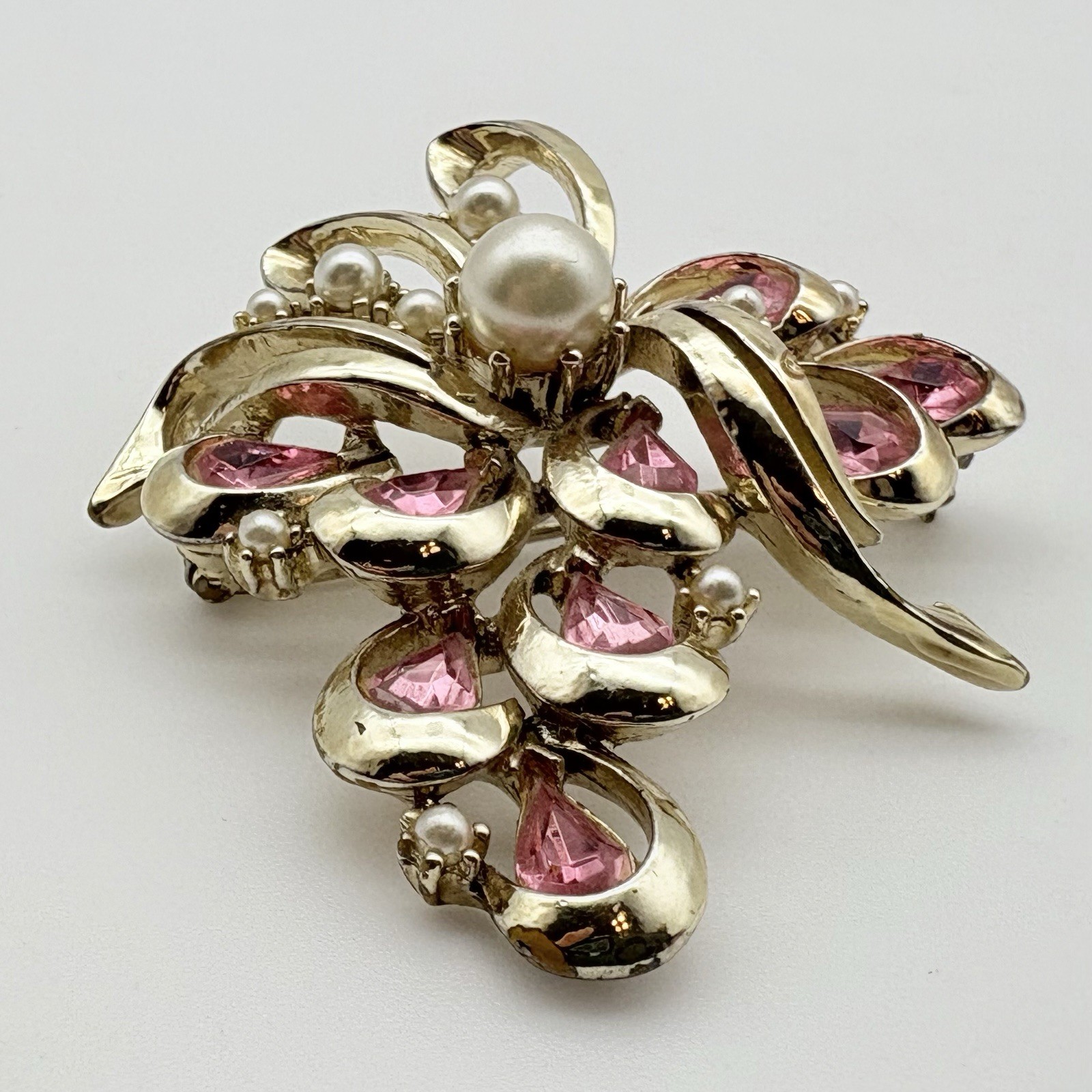 Vintage Bundle Of Grapes Faux Pearl Pink Teardrop Rhinestone Gold Tone Brooch