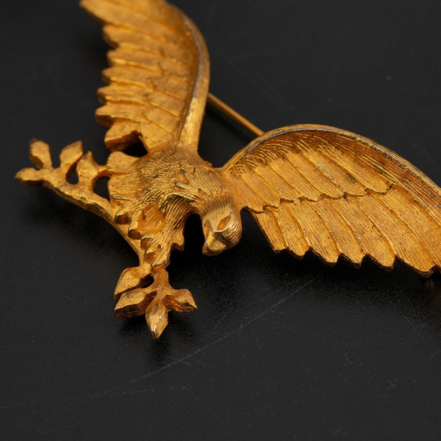 Vintage Americana Spread Wing Eagle Brooch Gold Tone Vans Authentics 3.3in
