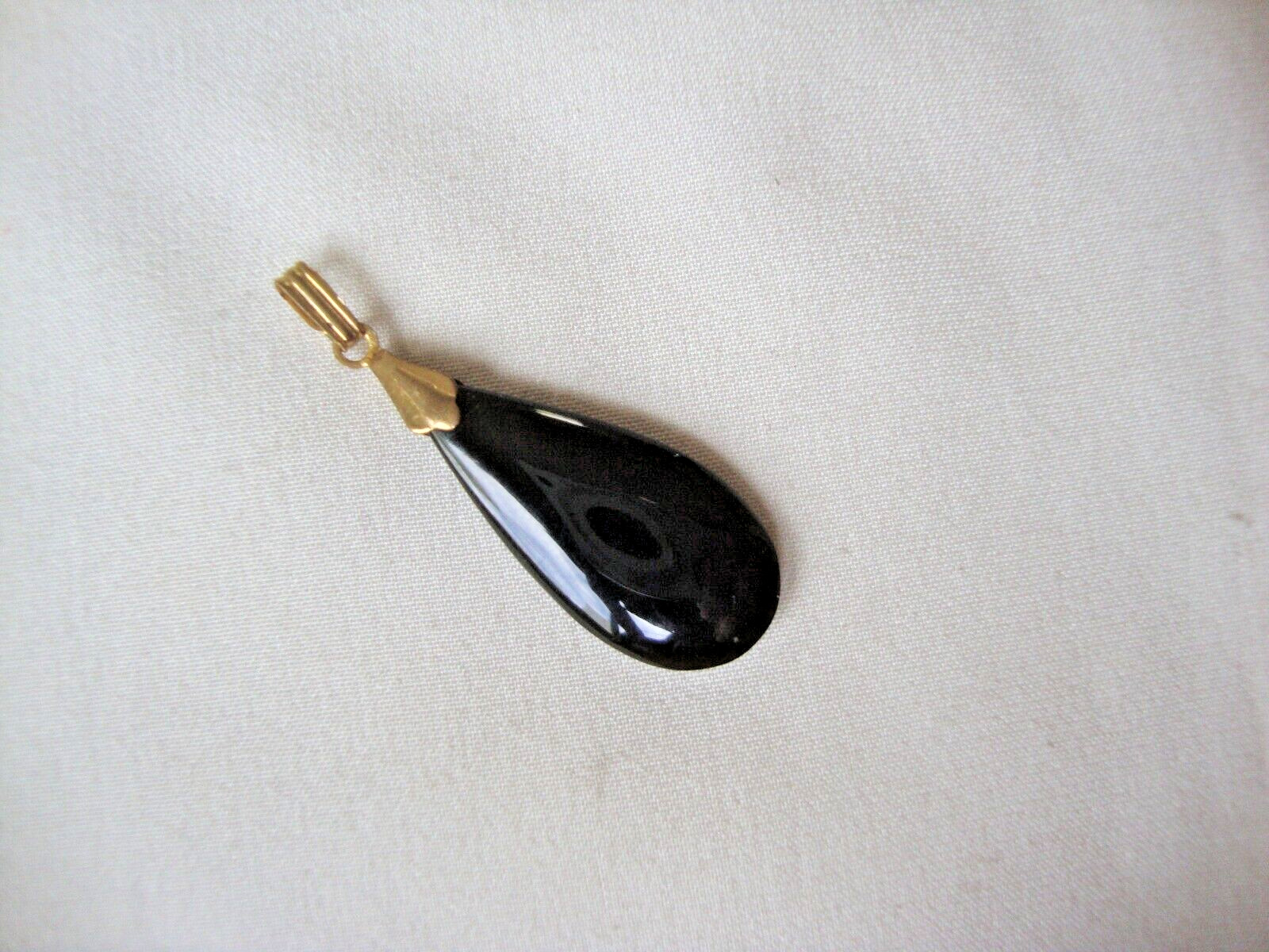 VINTAGE 1970-80s BLACK ONYX TEARDROP PENDANT W/ GOLD FILLED BALE